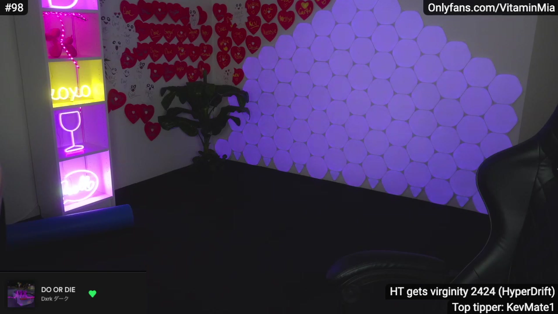 Gallery image thumbnail from MissAustralia's myfreecams stream on, 02/21/2023, 10:04 image 12 of 20