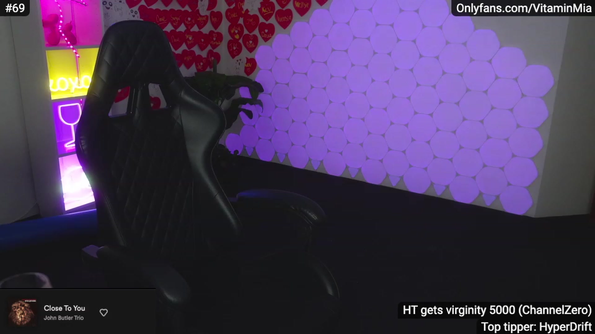 Gallery image thumbnail from MissAustralia's myfreecams stream on, 02/23/2023, 09:11 image 5 of 20