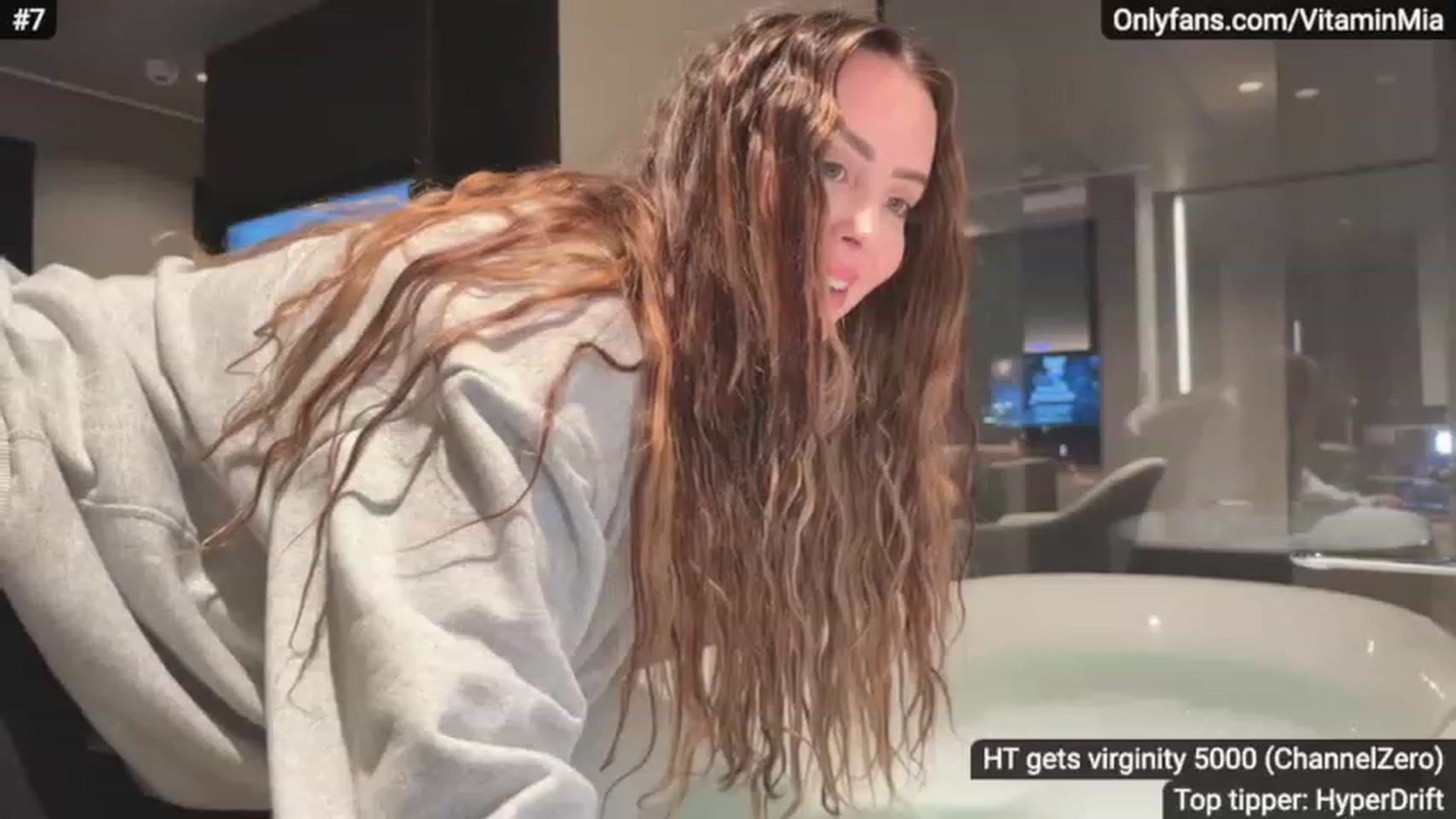 Gallery image thumbnail from MissAustralia's myfreecams stream on, 03/01/2023, 10:42 image 11 of 20