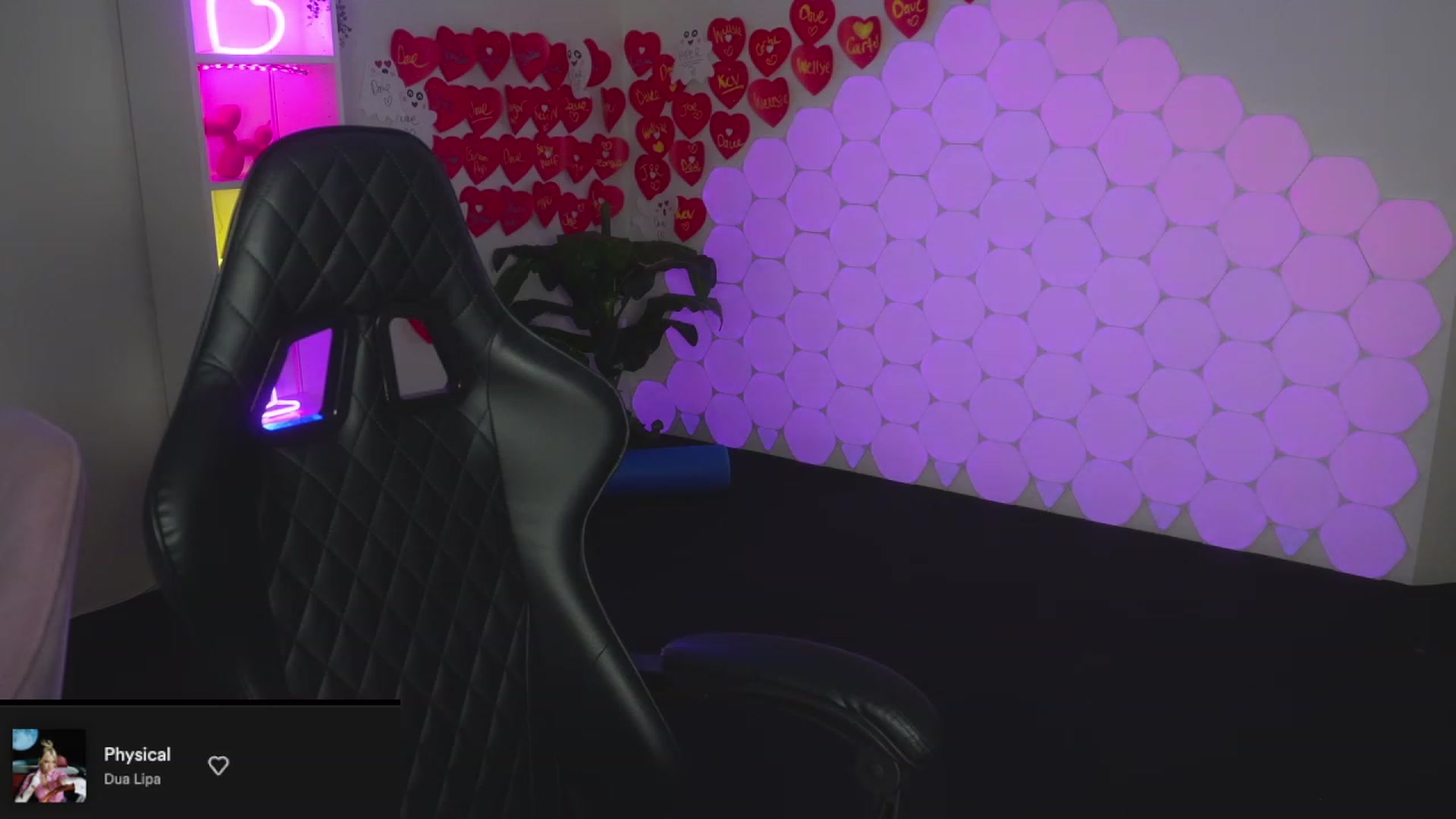 Gallery image thumbnail from MissAustralia's myfreecams stream on, 03/07/2023, 10:24 image 14 of 20