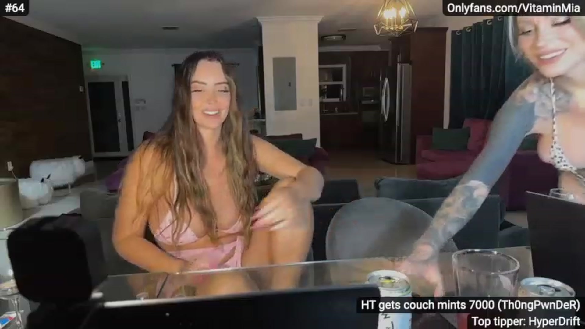 Gallery image thumbnail from MissAustralia's myfreecams stream on, 04/13/2023, 08:53 image 8 of 20