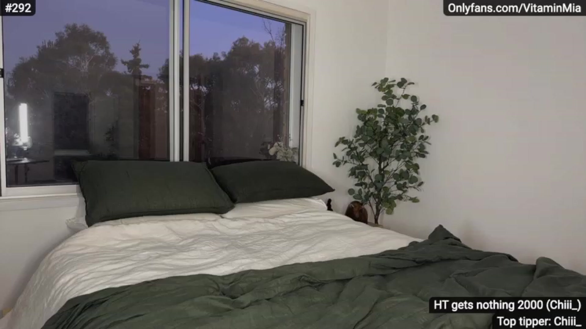 Gallery image thumbnail from MissAustralia's myfreecams stream on, 06/14/2023, 08:33 image 12 of 20