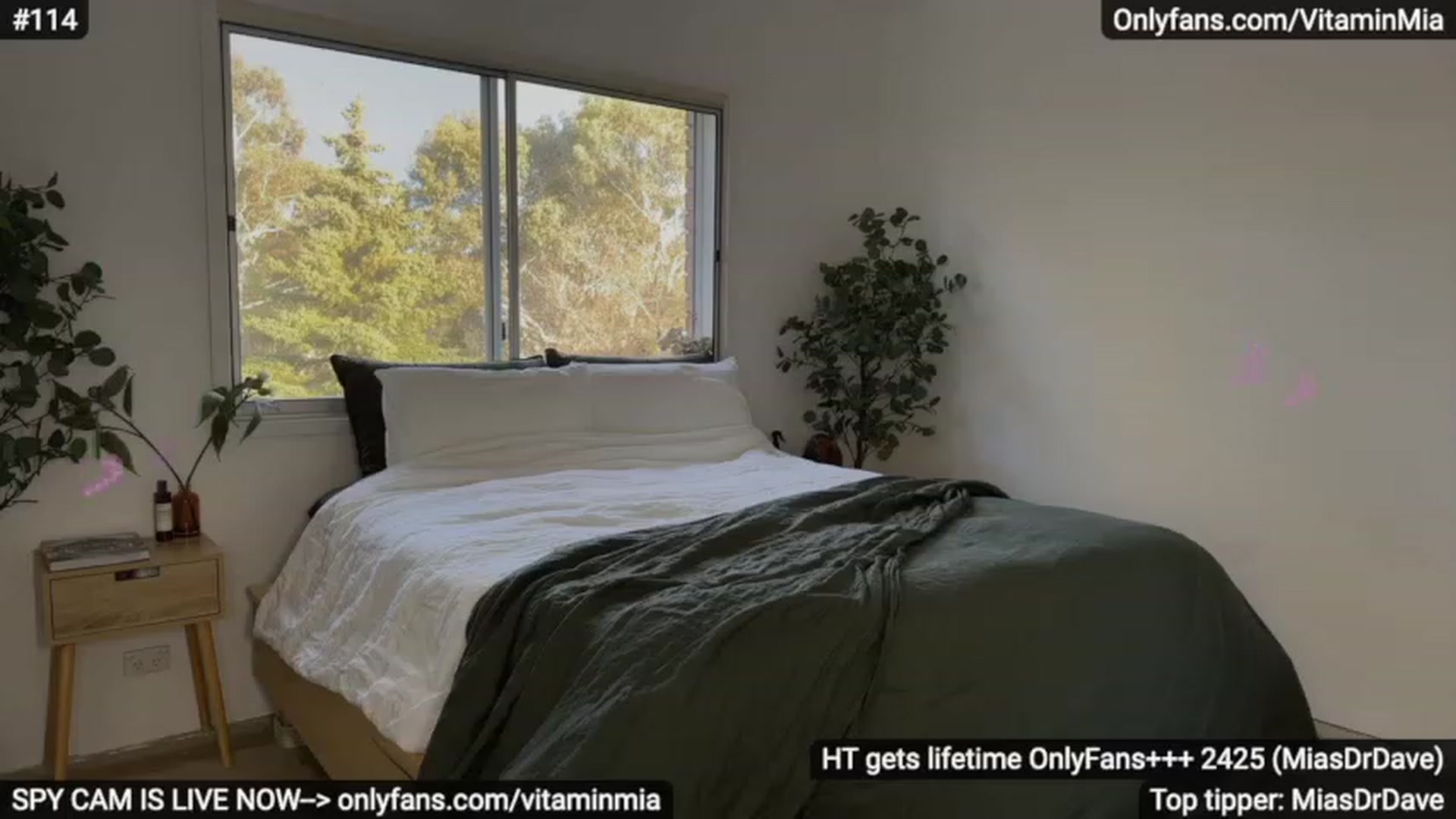 Gallery image thumbnail from MissAustralia's myfreecams stream on, 06/17/2023, 06:23 image 4 of 20