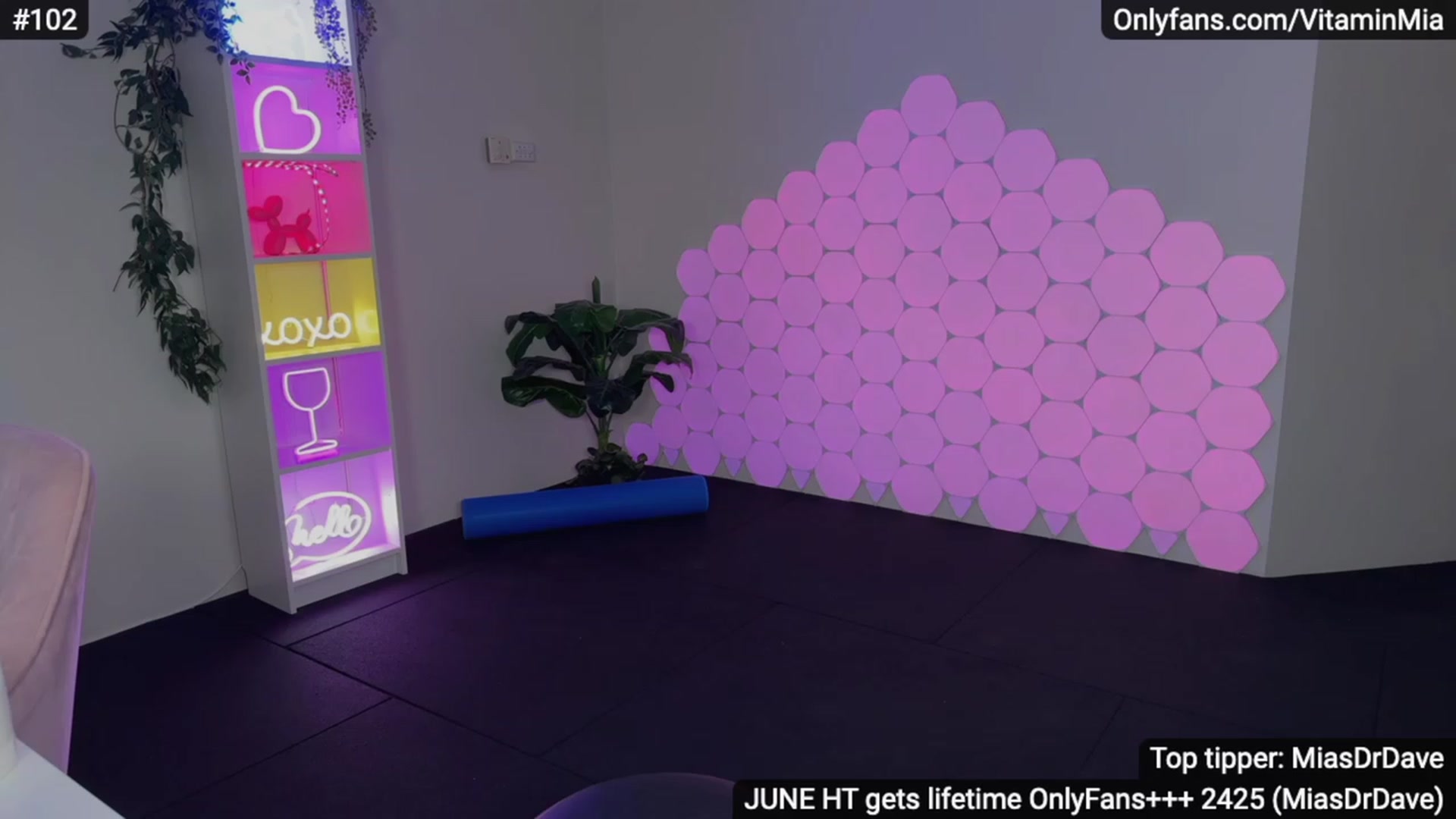 Gallery image thumbnail from MissAustralia's myfreecams stream on, 06/18/2023, 06:11 image 7 of 20