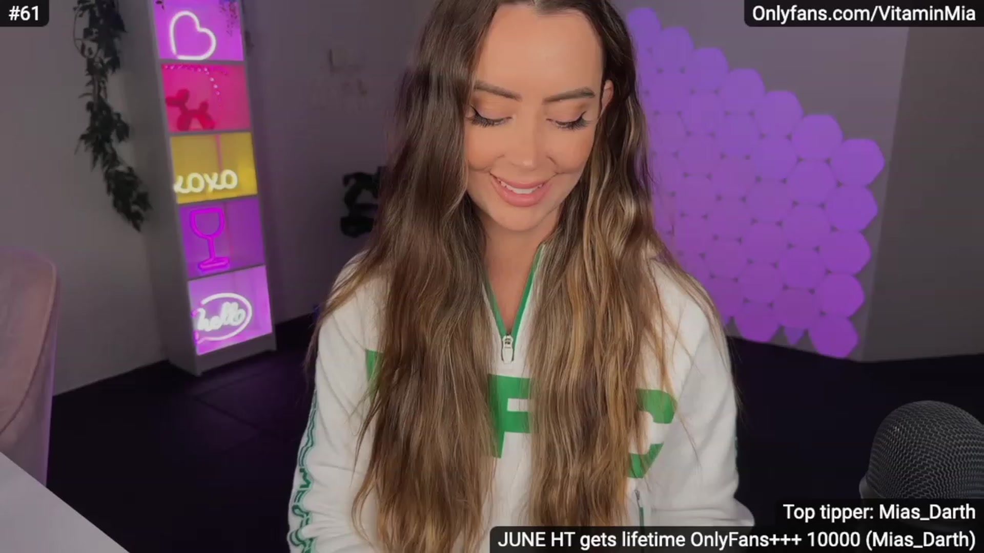 Gallery image thumbnail from MissAustralia's myfreecams stream on, 06/18/2023, 09:28 image 16 of 20
