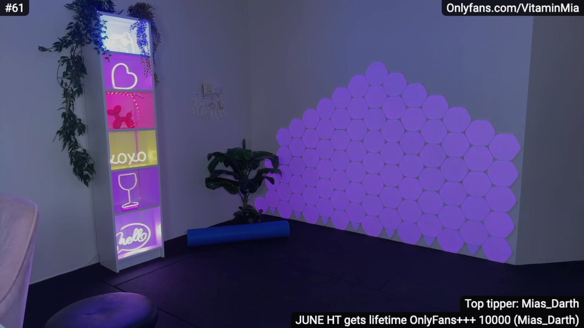 Gallery image thumbnail from MissAustralia's myfreecams stream on, 06/18/2023, 09:28 image 10 of 20