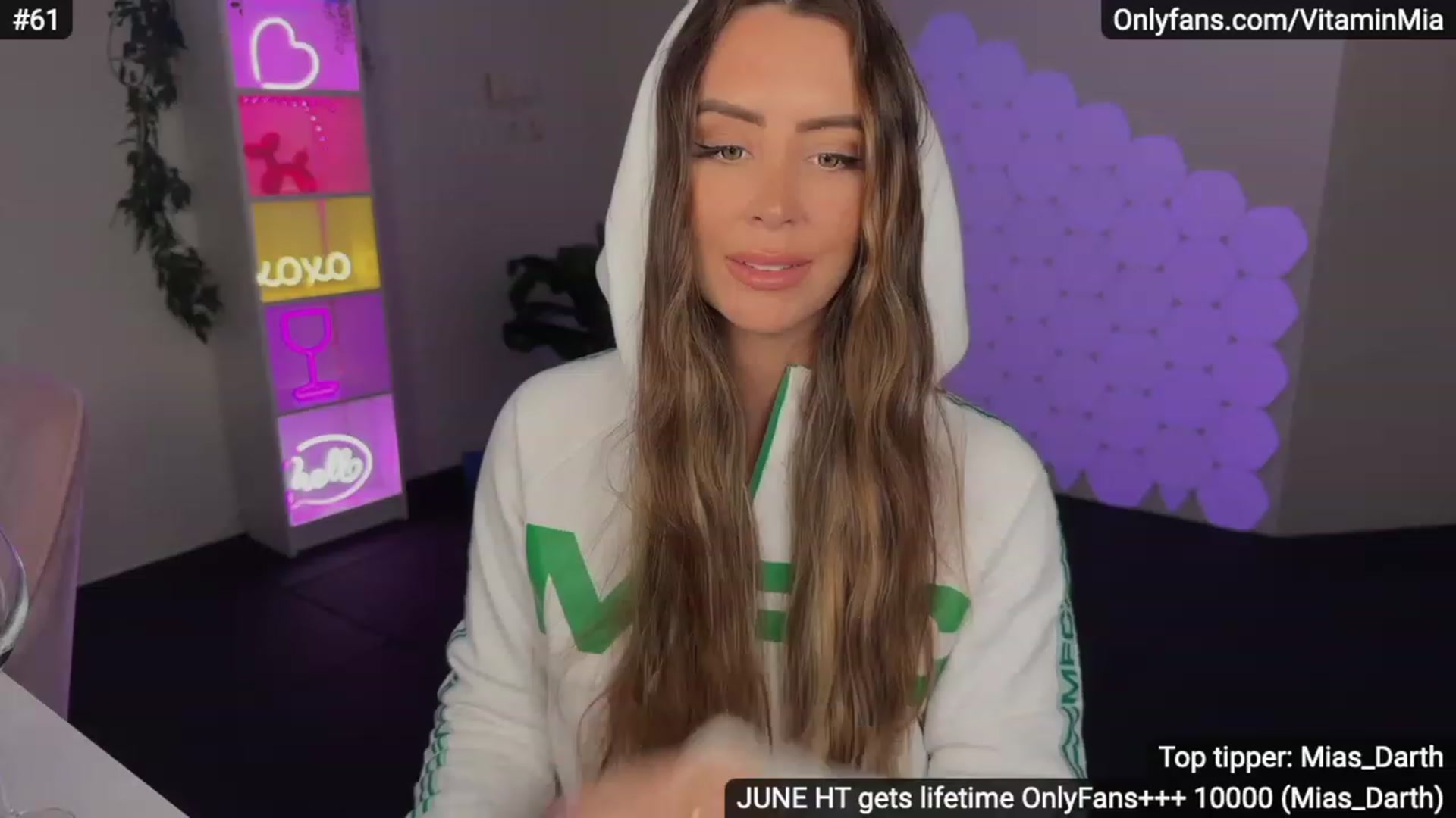 Gallery image thumbnail from MissAustralia's myfreecams stream on, 06/18/2023, 09:28 image 14 of 20