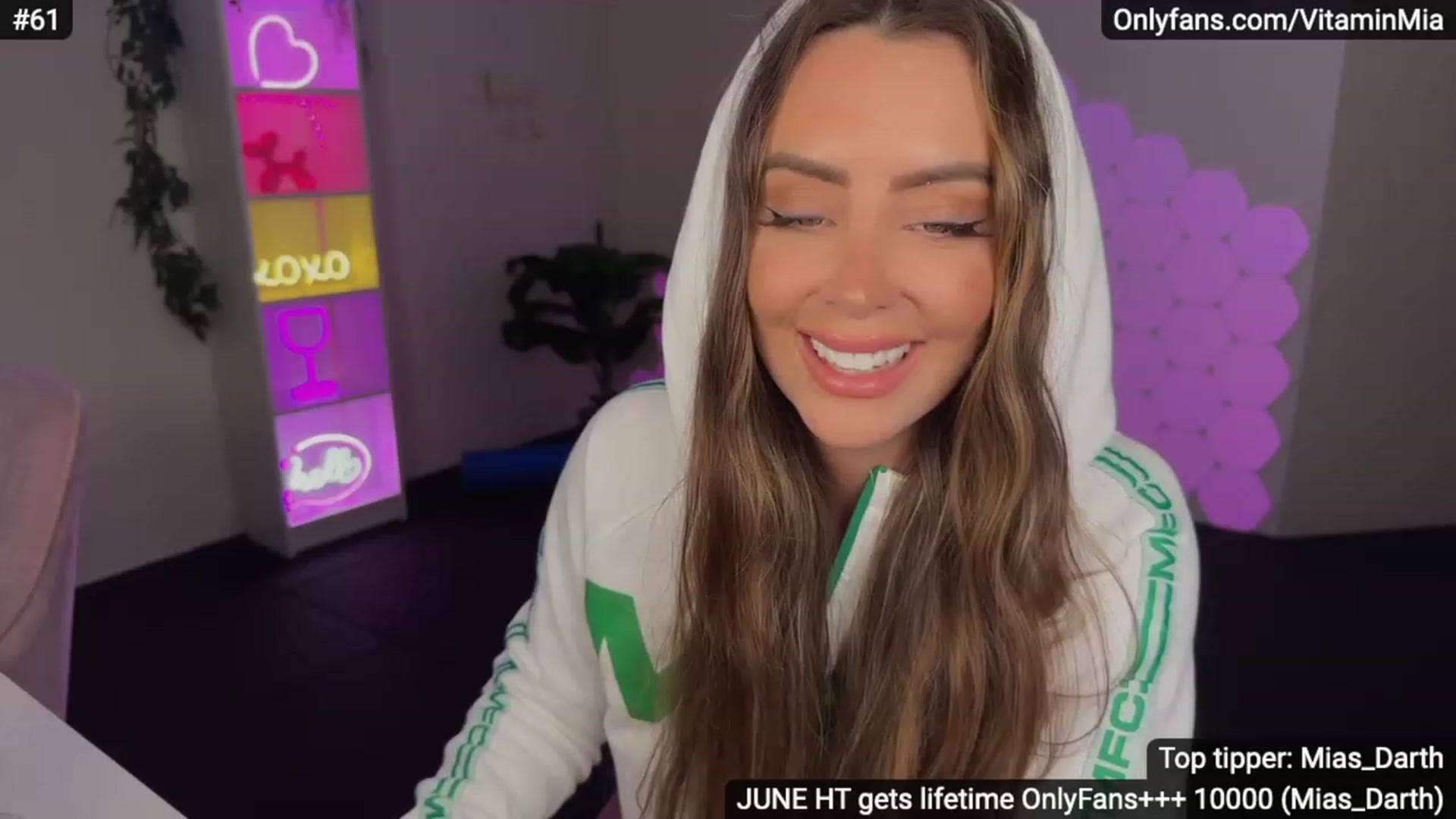Gallery image thumbnail from MissAustralia's myfreecams stream on, 06/18/2023, 09:28 image 12 of 20