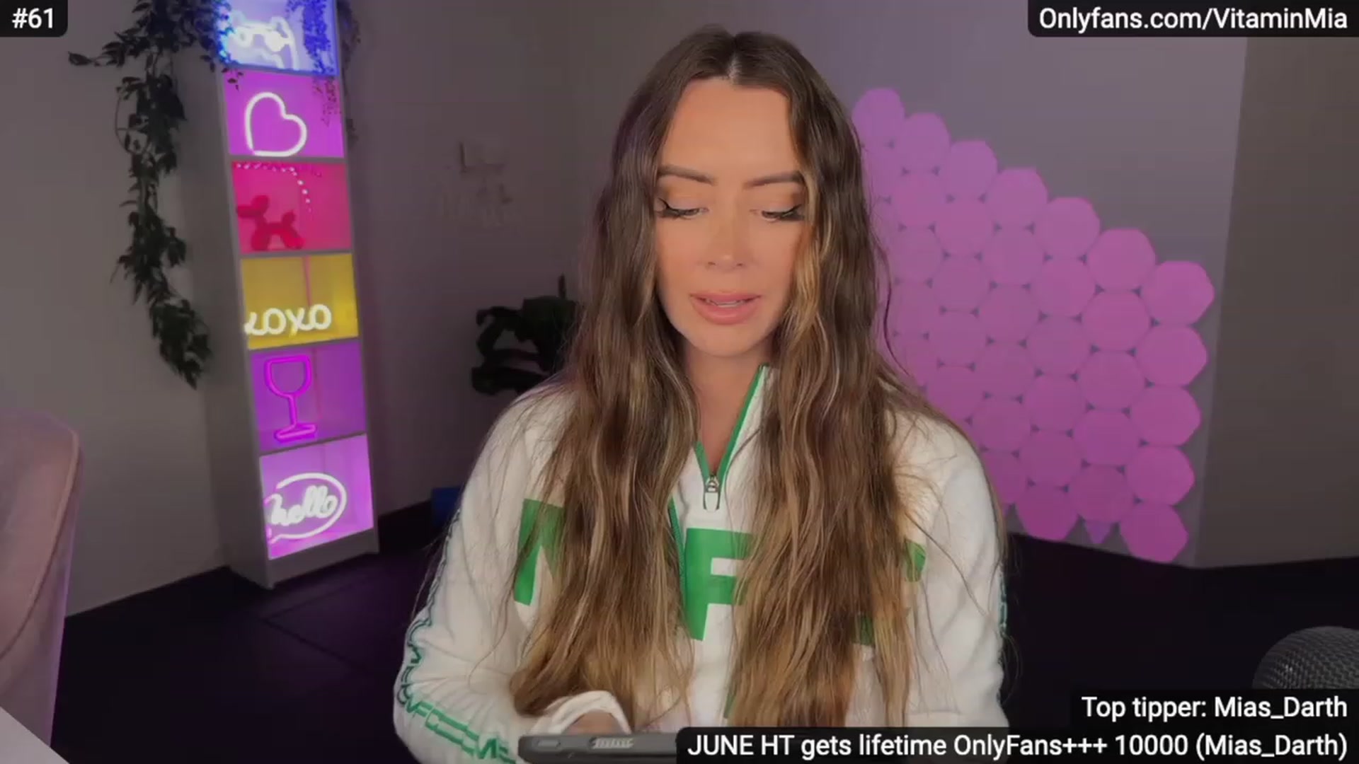 Gallery image thumbnail from MissAustralia's myfreecams stream on, 06/18/2023, 09:28 image 20 of 20