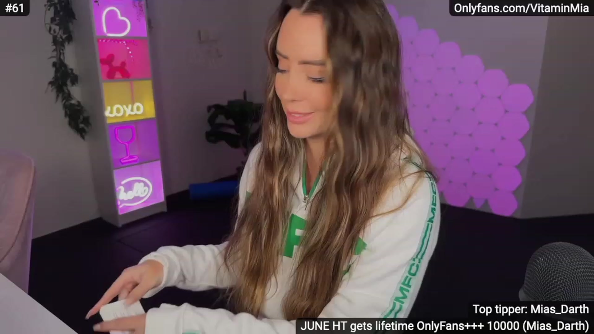 Gallery image thumbnail from MissAustralia's myfreecams stream on, 06/18/2023, 09:28 image 18 of 20