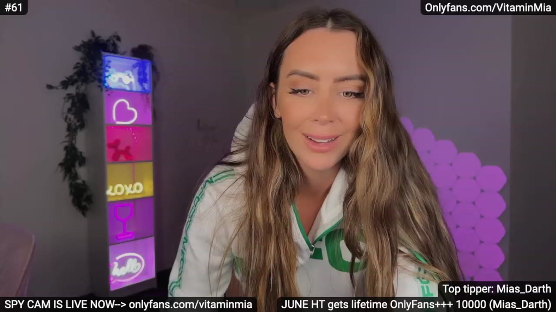 Gallery image thumbnail from MissAustralia's myfreecams stream on, 06/18/2023, 10:04 image 19 of 20