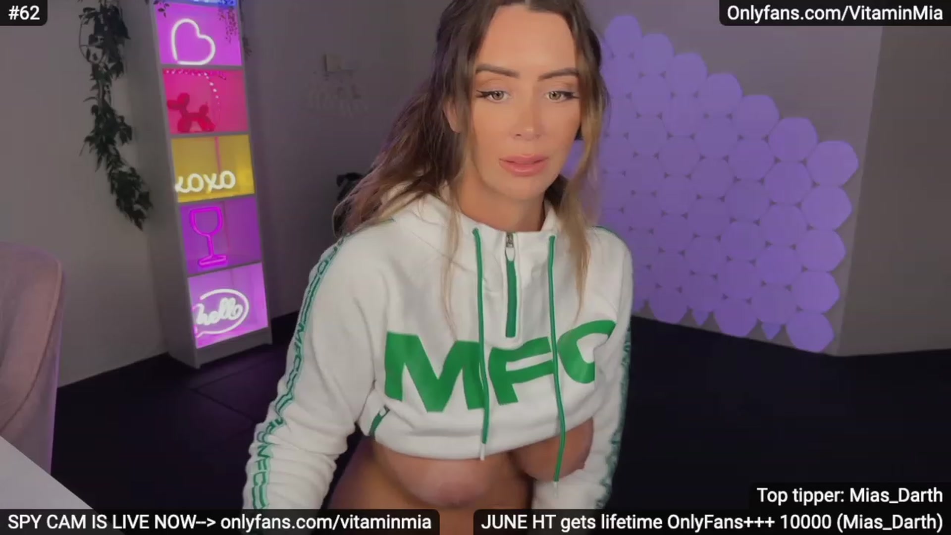 Gallery image thumbnail from MissAustralia's myfreecams stream on, 06/18/2023, 10:04 image 8 of 20