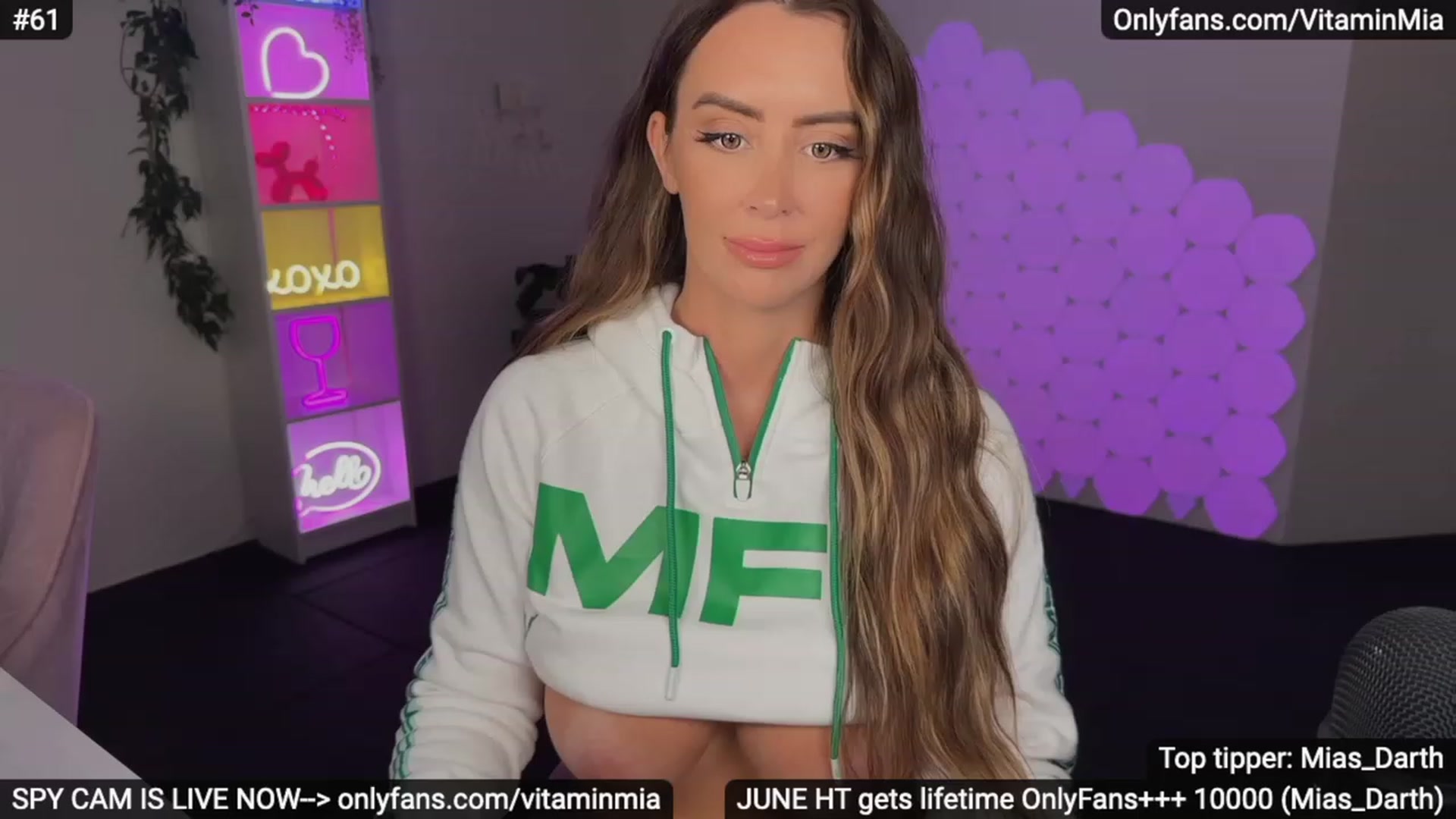 Gallery image thumbnail from MissAustralia's myfreecams stream on, 06/18/2023, 10:04 image 2 of 20