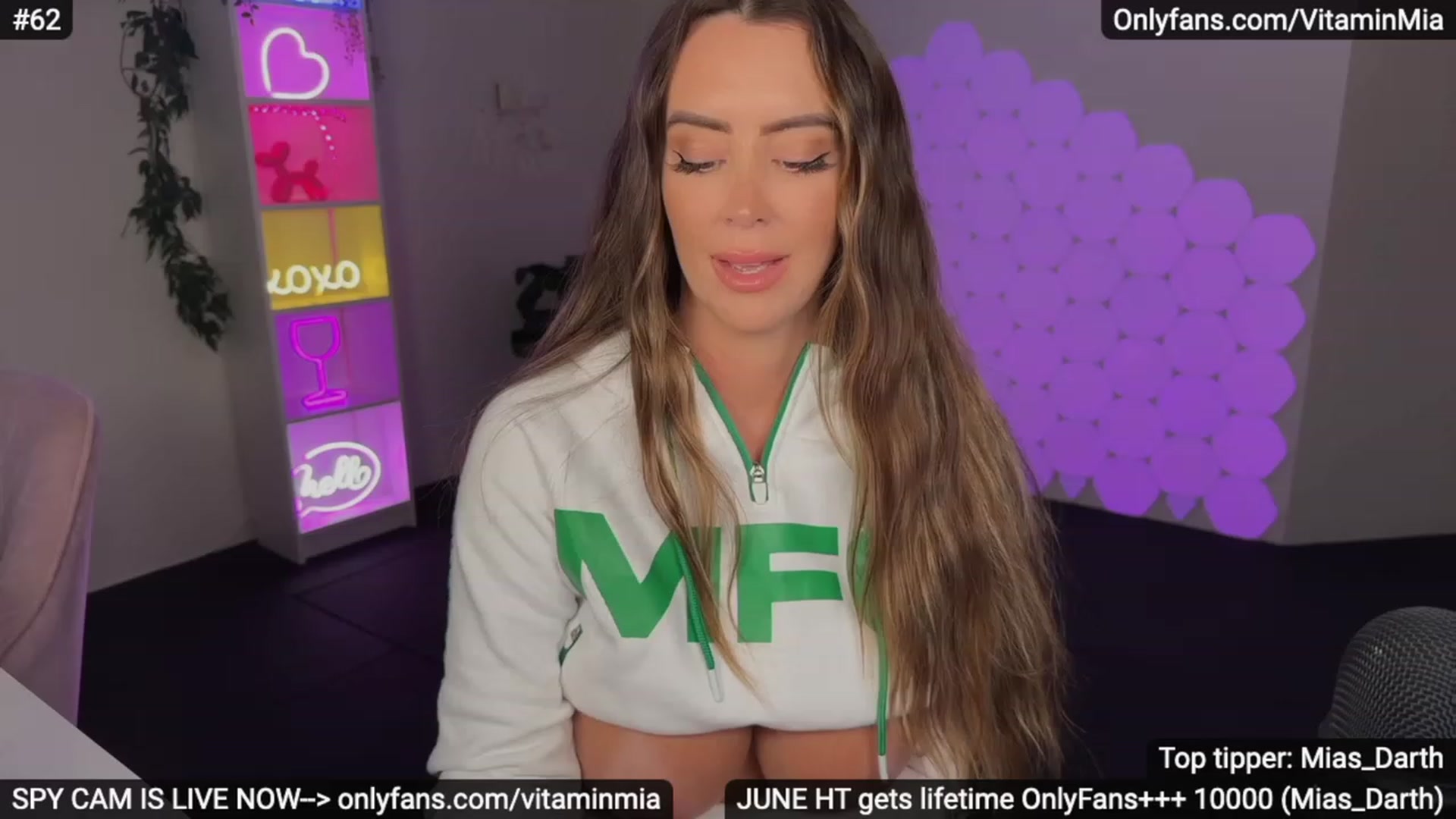Gallery image thumbnail from MissAustralia's myfreecams stream on, 06/18/2023, 10:04 image 4 of 20