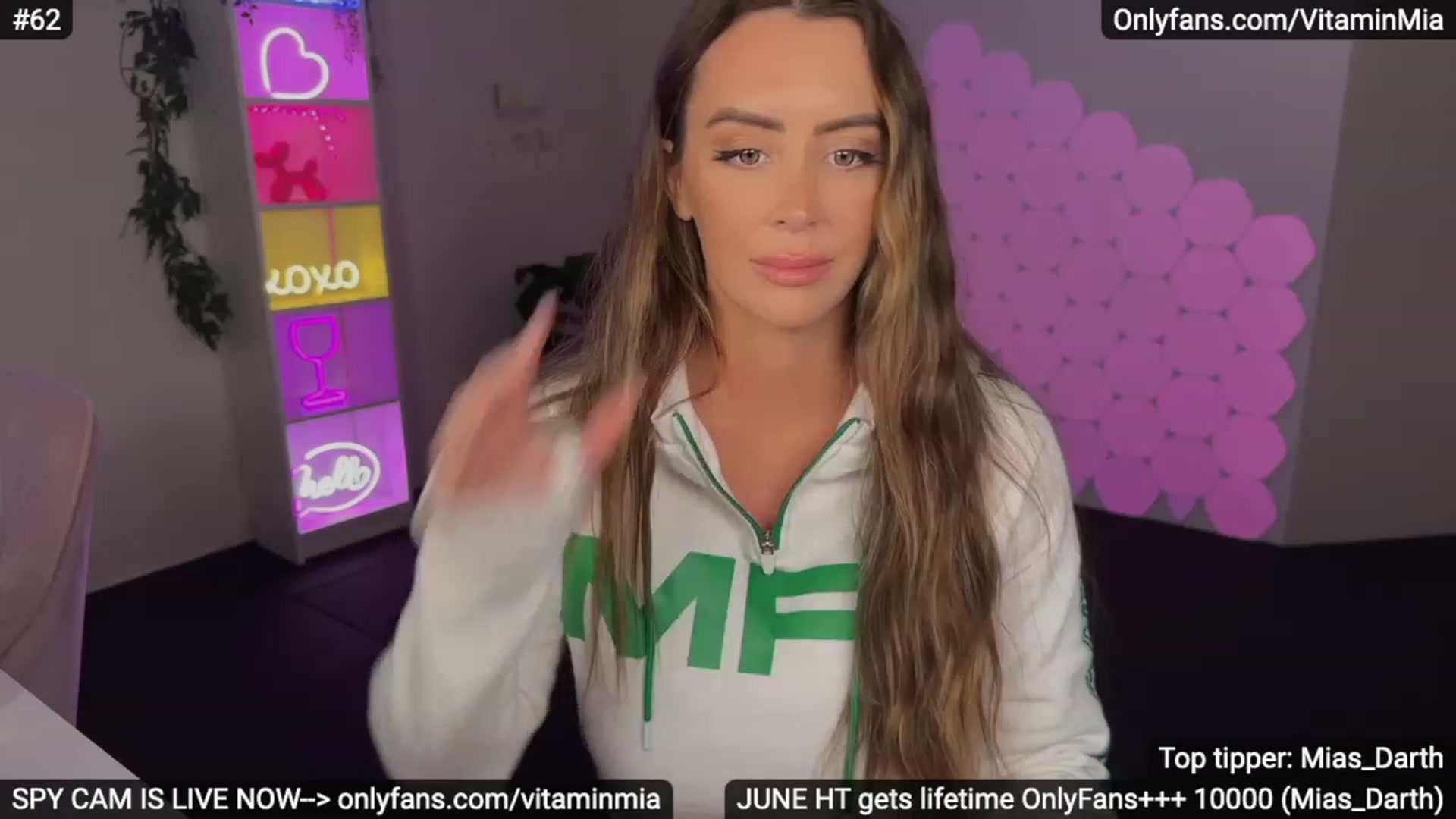 Gallery image thumbnail from MissAustralia's myfreecams stream on, 06/18/2023, 10:04 image 13 of 20