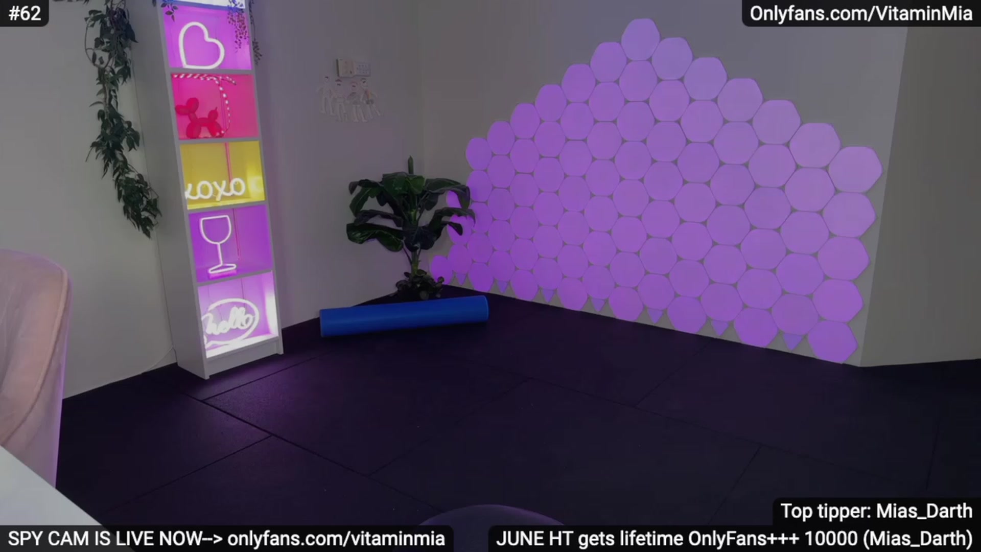 Gallery image thumbnail from MissAustralia's myfreecams stream on, 06/18/2023, 10:04 image 9 of 20