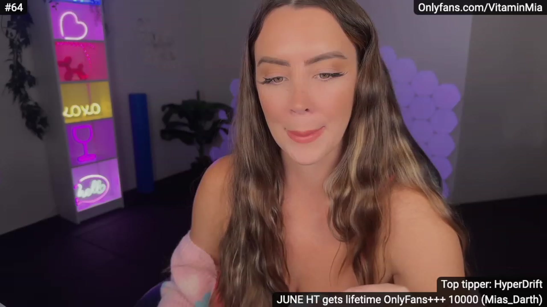 Gallery image thumbnail from MissAustralia's myfreecams stream on, 06/20/2023, 07:04 image 11 of 20