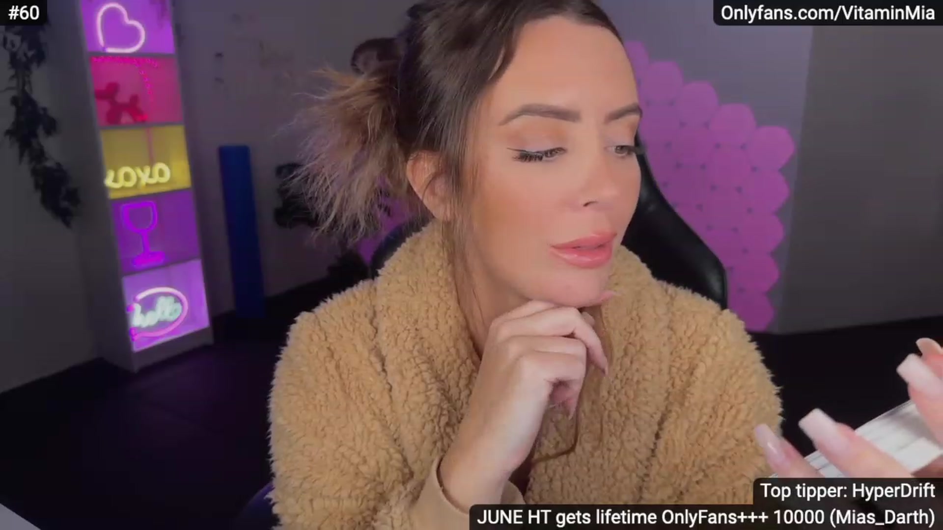 Gallery image thumbnail from MissAustralia's myfreecams stream on, 06/20/2023, 08:37 image 19 of 20