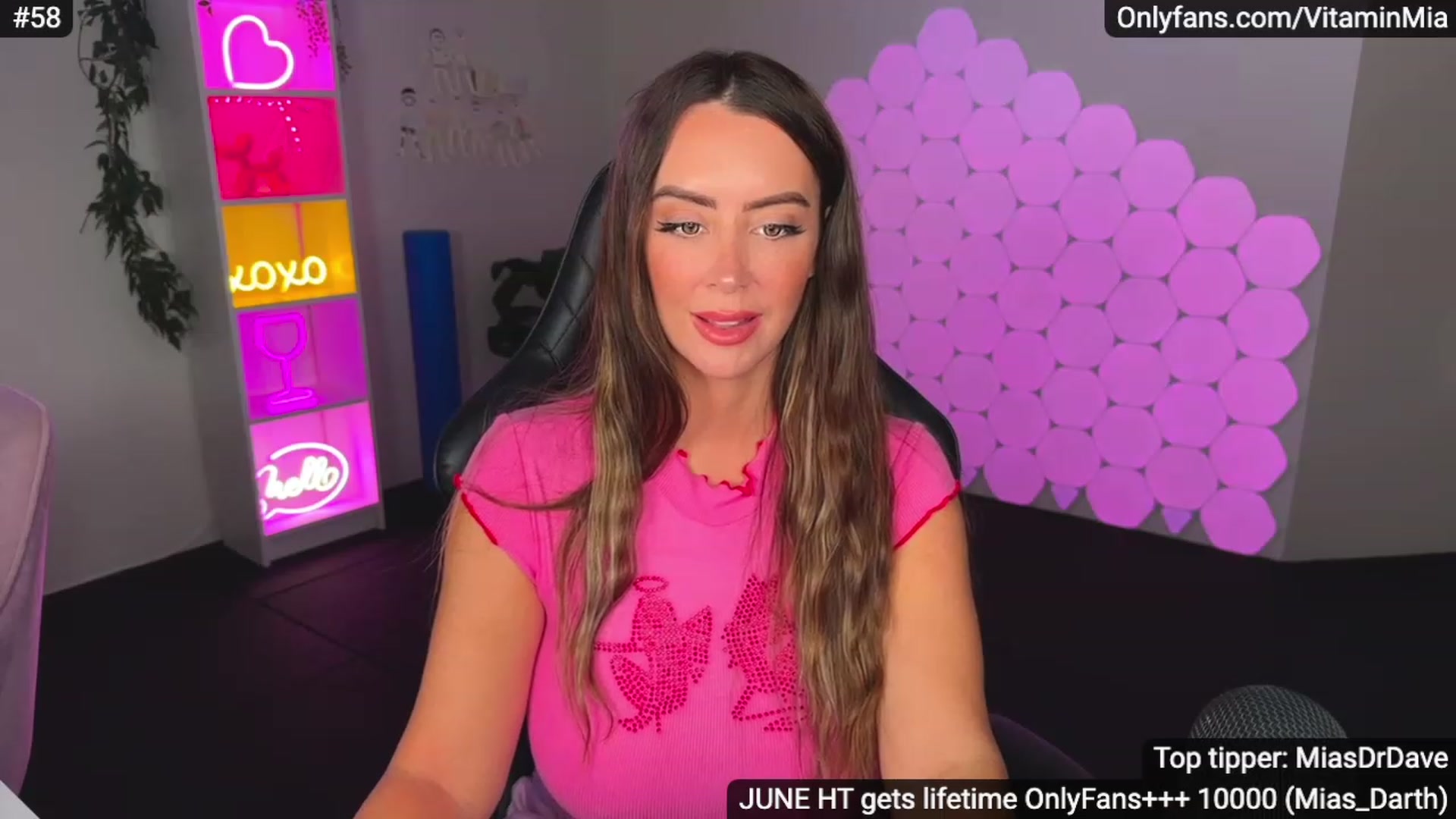 Gallery image thumbnail from MissAustralia's myfreecams stream on, 06/21/2023, 07:41 image 10 of 20