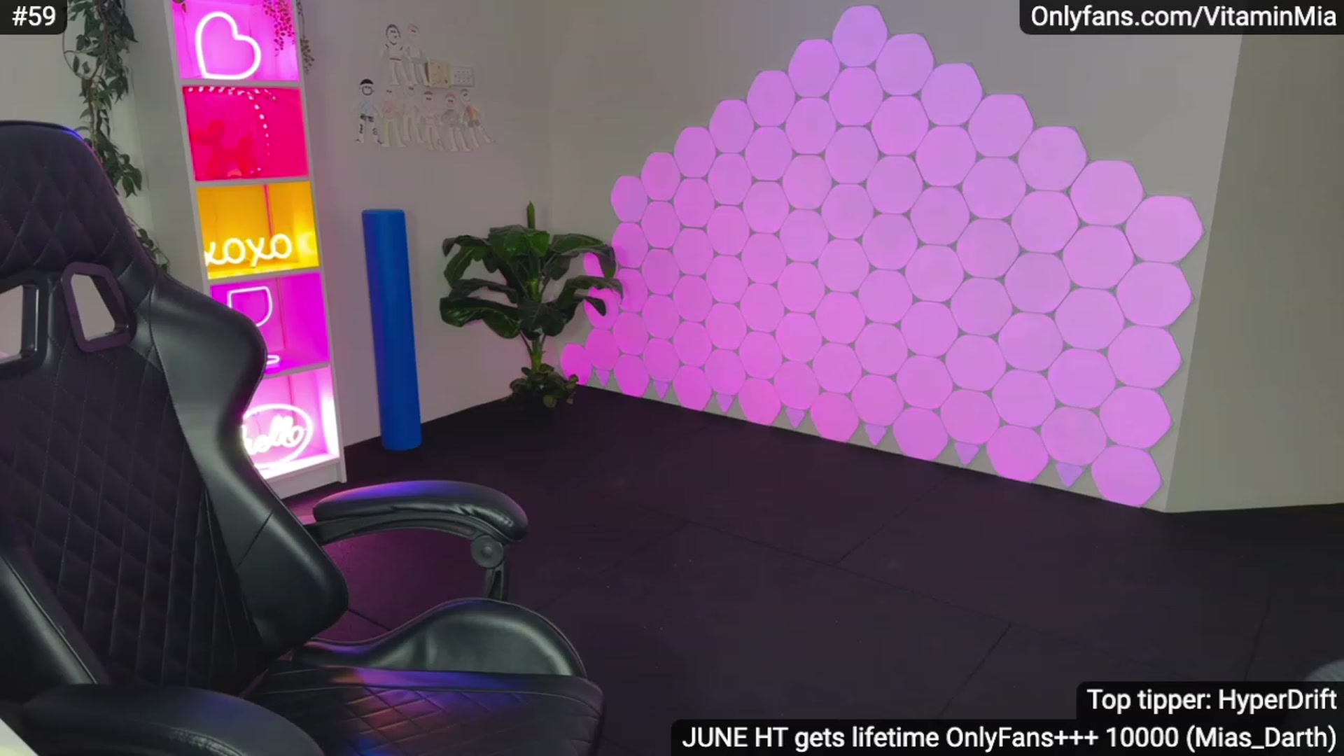Gallery image thumbnail from MissAustralia's myfreecams stream on, 06/21/2023, 09:12 image 11 of 20
