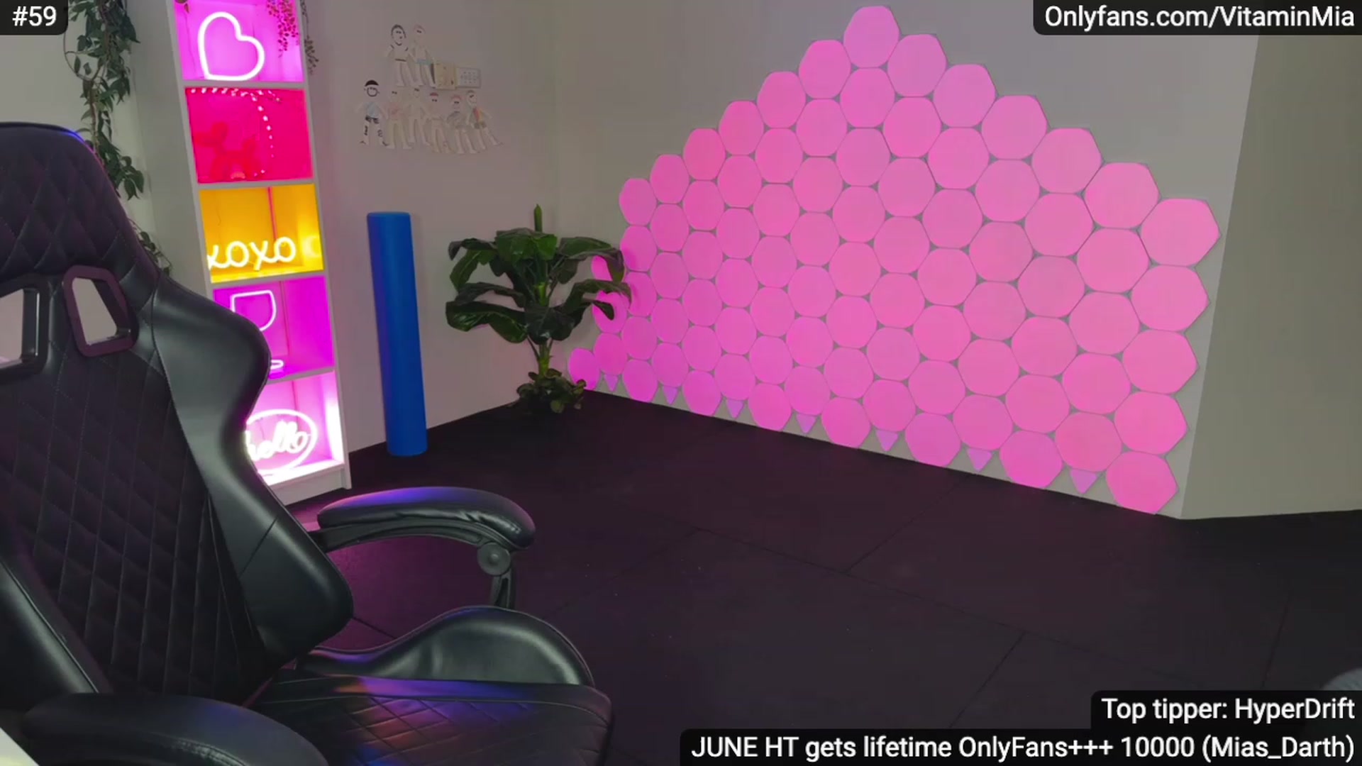 Gallery image thumbnail from MissAustralia's myfreecams stream on, 06/21/2023, 09:12 image 10 of 20