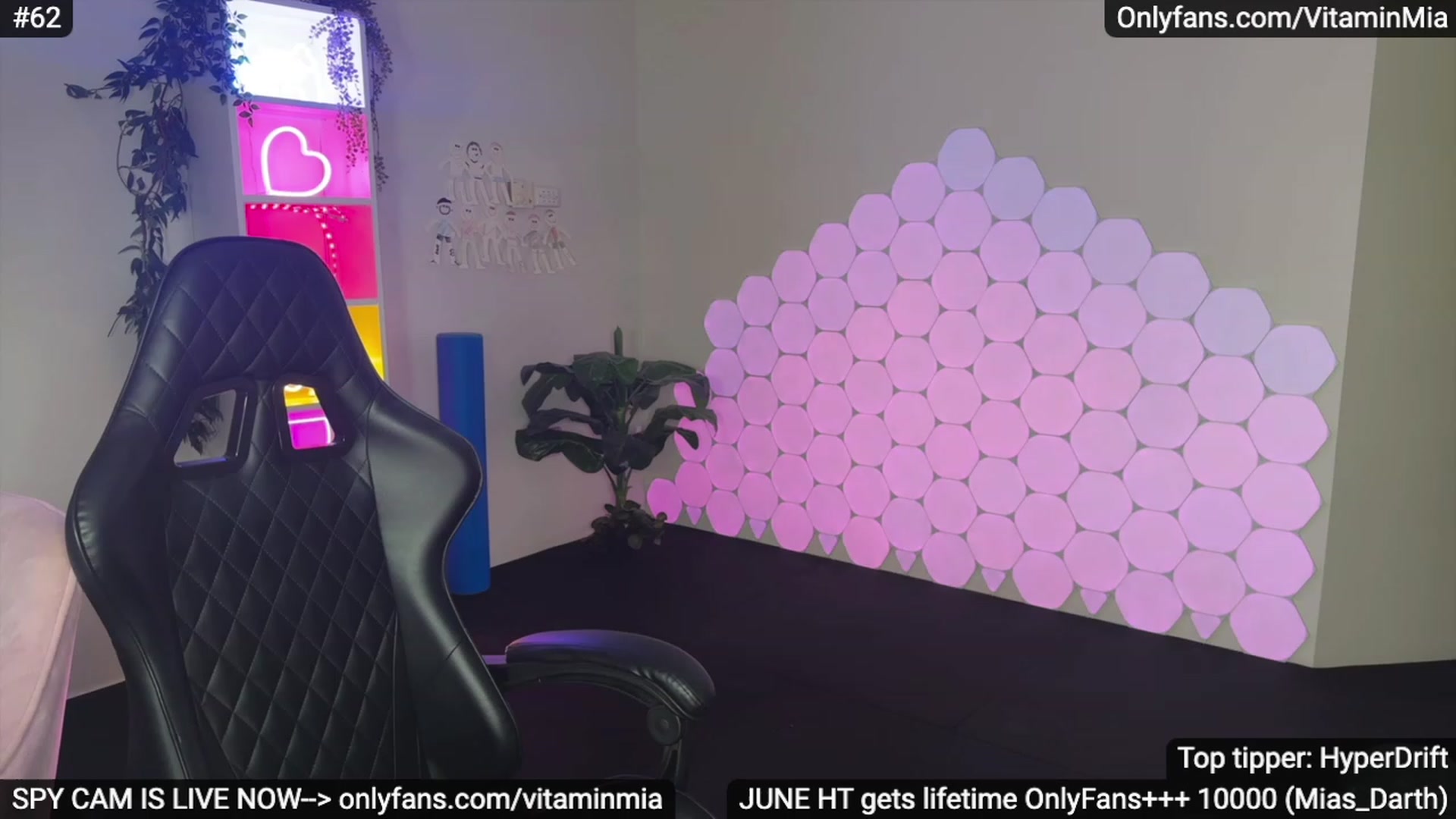 Gallery image thumbnail from MissAustralia's myfreecams stream on, 06/24/2023, 07:23 image 2 of 20