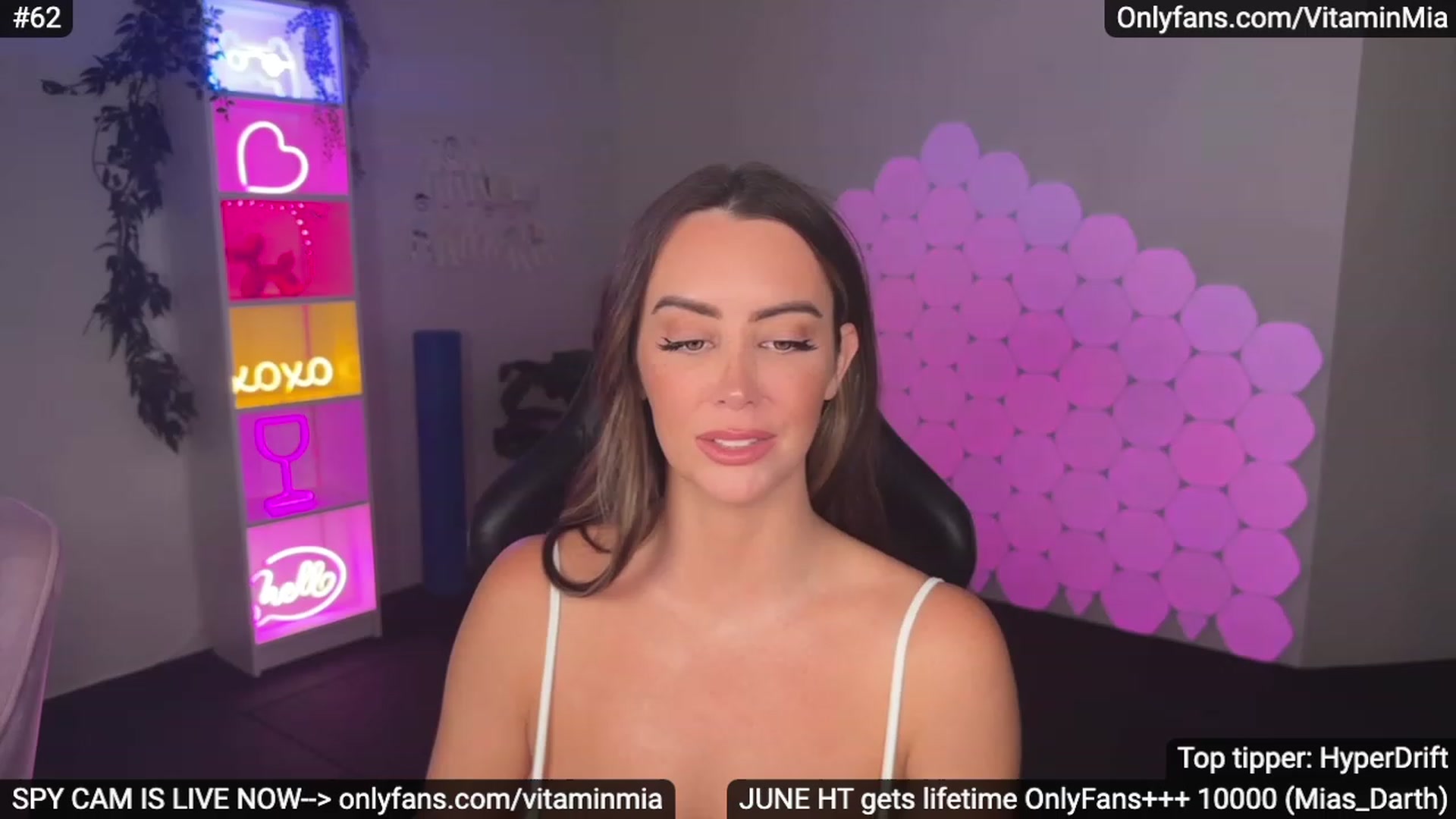 Gallery image thumbnail from MissAustralia's myfreecams stream on, 06/24/2023, 07:23 image 3 of 20
