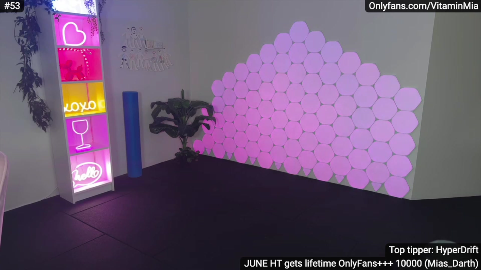 Gallery image thumbnail from MissAustralia's myfreecams stream on, 06/24/2023, 10:17 image 16 of 20