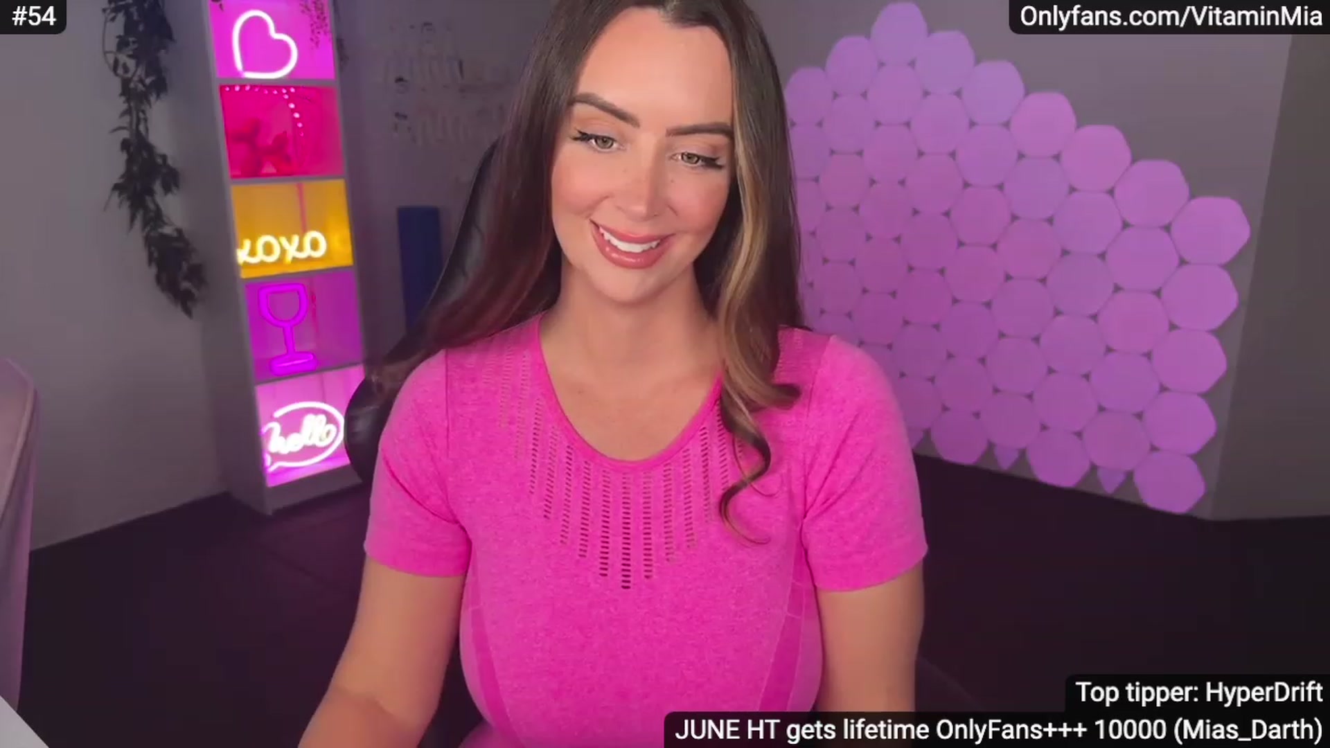 Gallery image thumbnail from MissAustralia's myfreecams stream on, 06/25/2023, 07:00 image 19 of 20