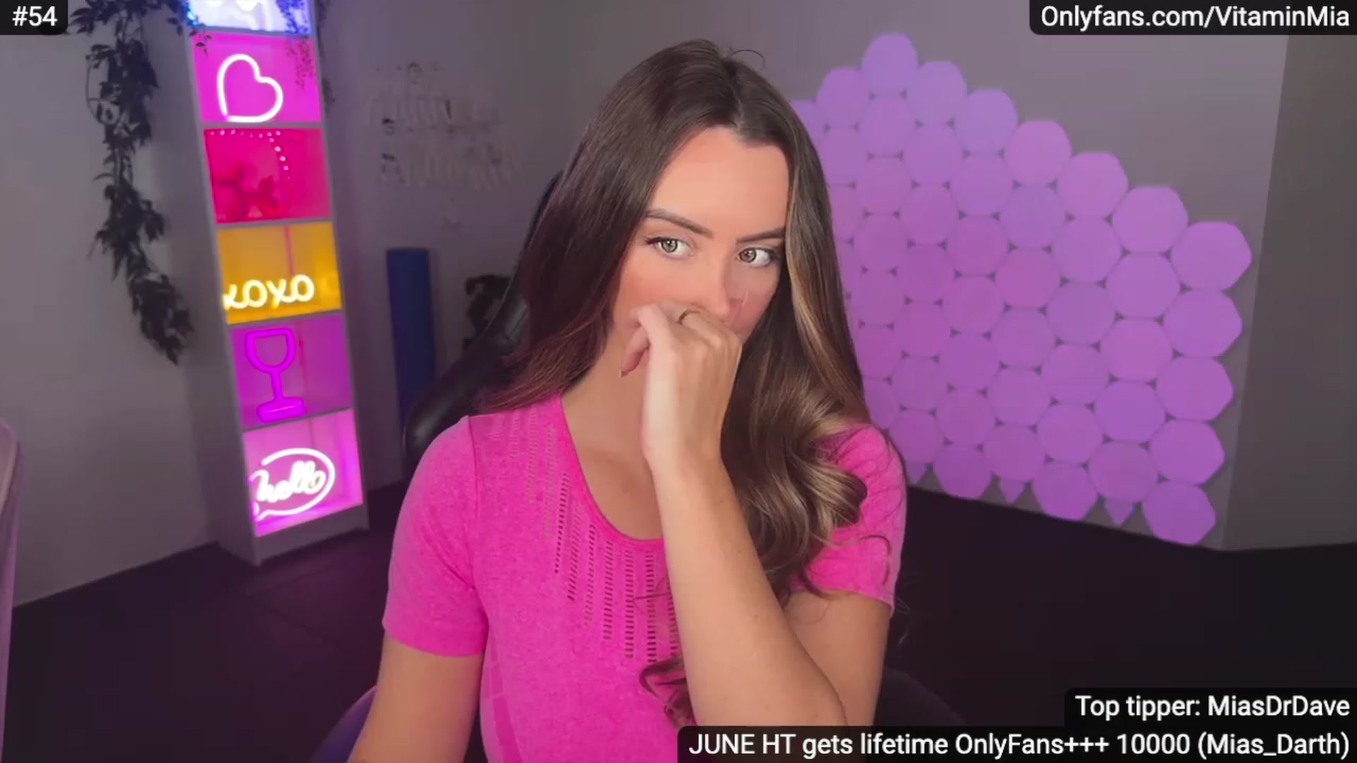 Gallery image thumbnail from MissAustralia's myfreecams stream on, 06/25/2023, 07:00 image 4 of 20