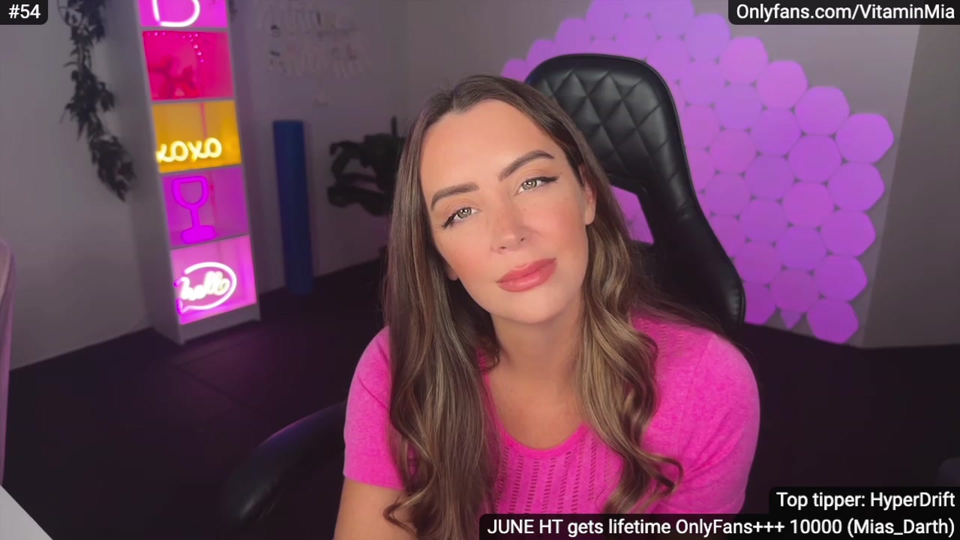 Gallery image thumbnail from MissAustralia's myfreecams stream on, 06/25/2023, 07:00 image 11 of 20