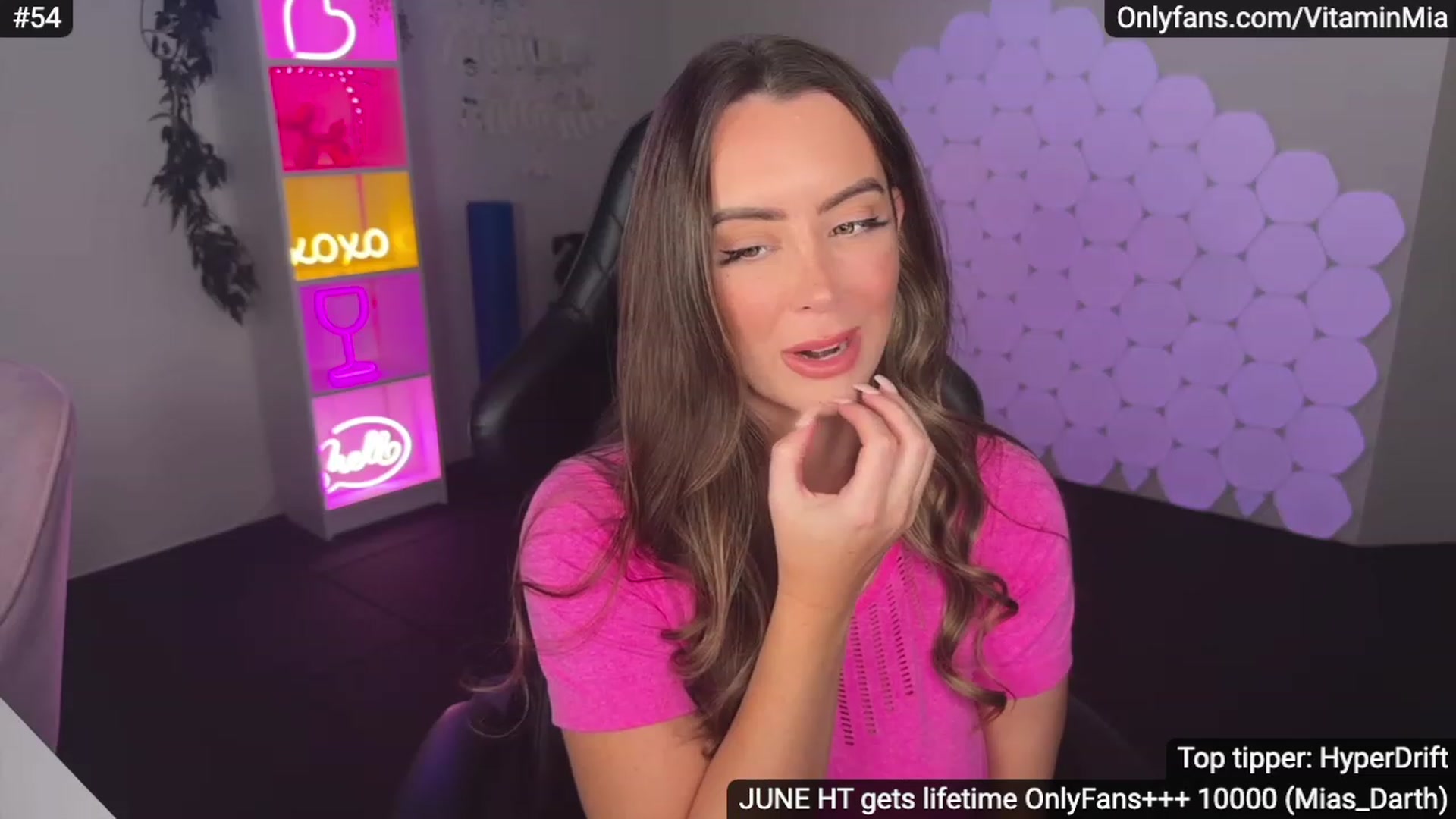Gallery image thumbnail from MissAustralia's myfreecams stream on, 06/25/2023, 07:00 image 10 of 20