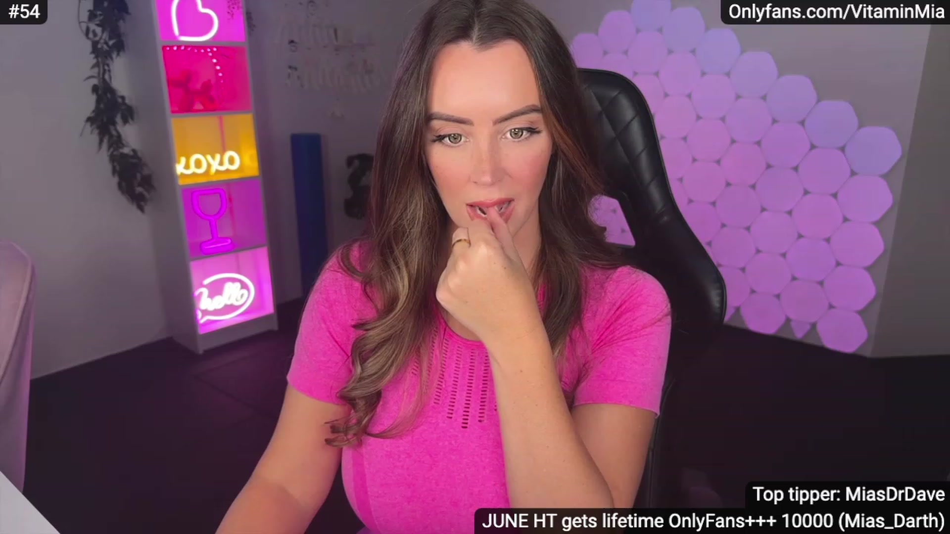 Gallery image thumbnail from MissAustralia's myfreecams stream on, 06/25/2023, 07:00 image 1 of 20