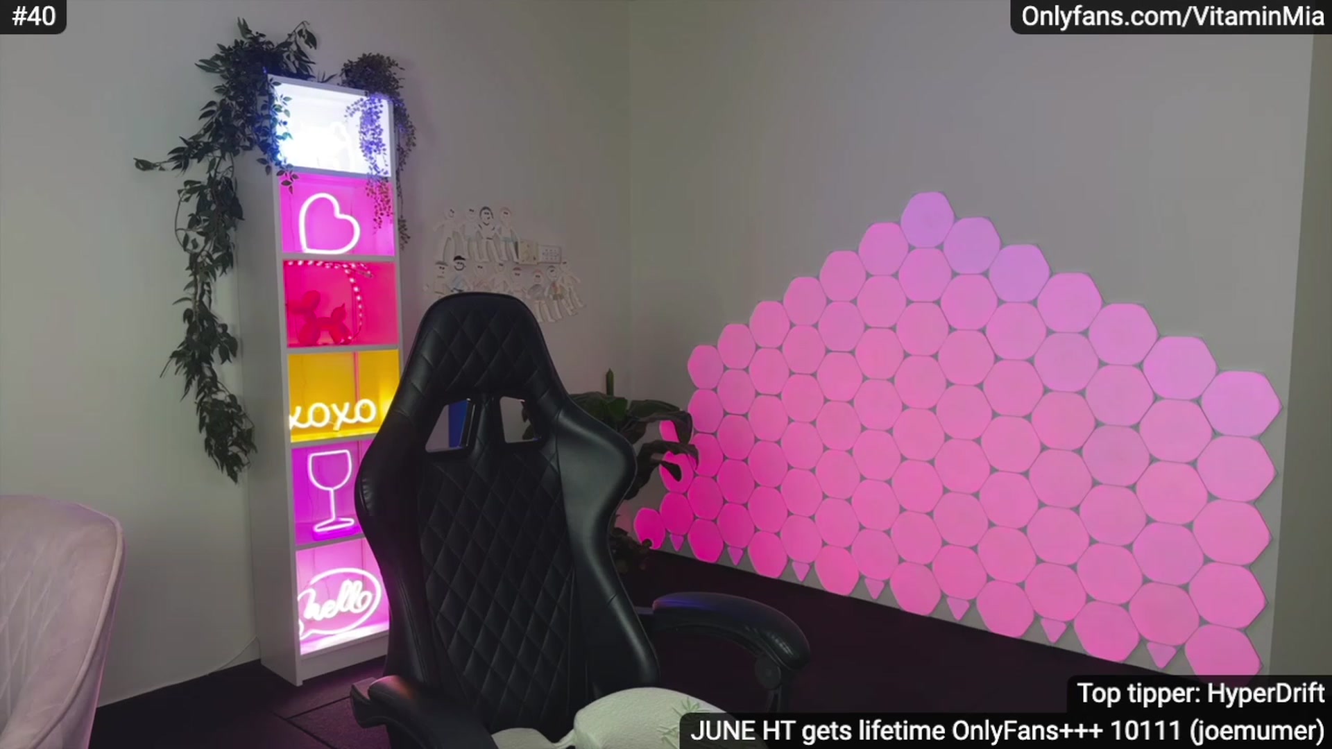 Gallery image thumbnail from MissAustralia's myfreecams stream on, 06/28/2023, 09:56 image 1 of 20
