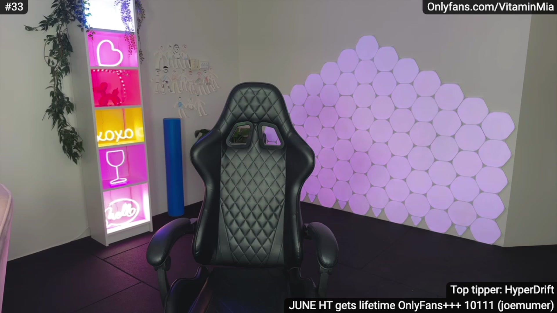Gallery image thumbnail from MissAustralia's myfreecams stream on, 06/29/2023, 08:25 image 6 of 20