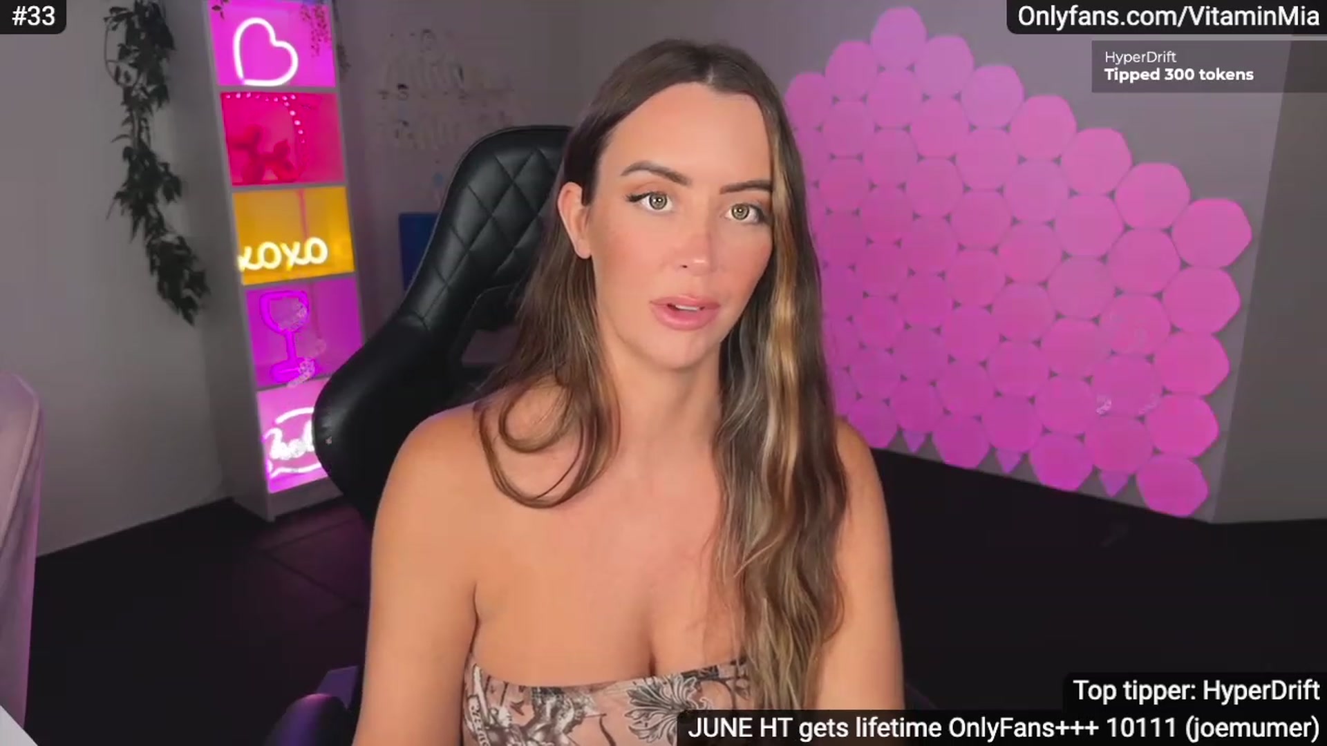 Gallery image thumbnail from MissAustralia's myfreecams stream on, 06/29/2023, 08:25 image 7 of 20