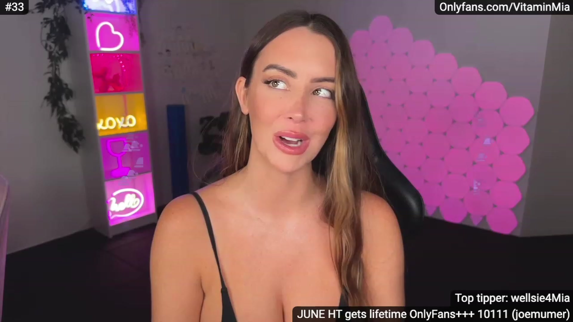 Gallery image thumbnail from MissAustralia's myfreecams stream on, 06/30/2023, 07:47 image 16 of 20