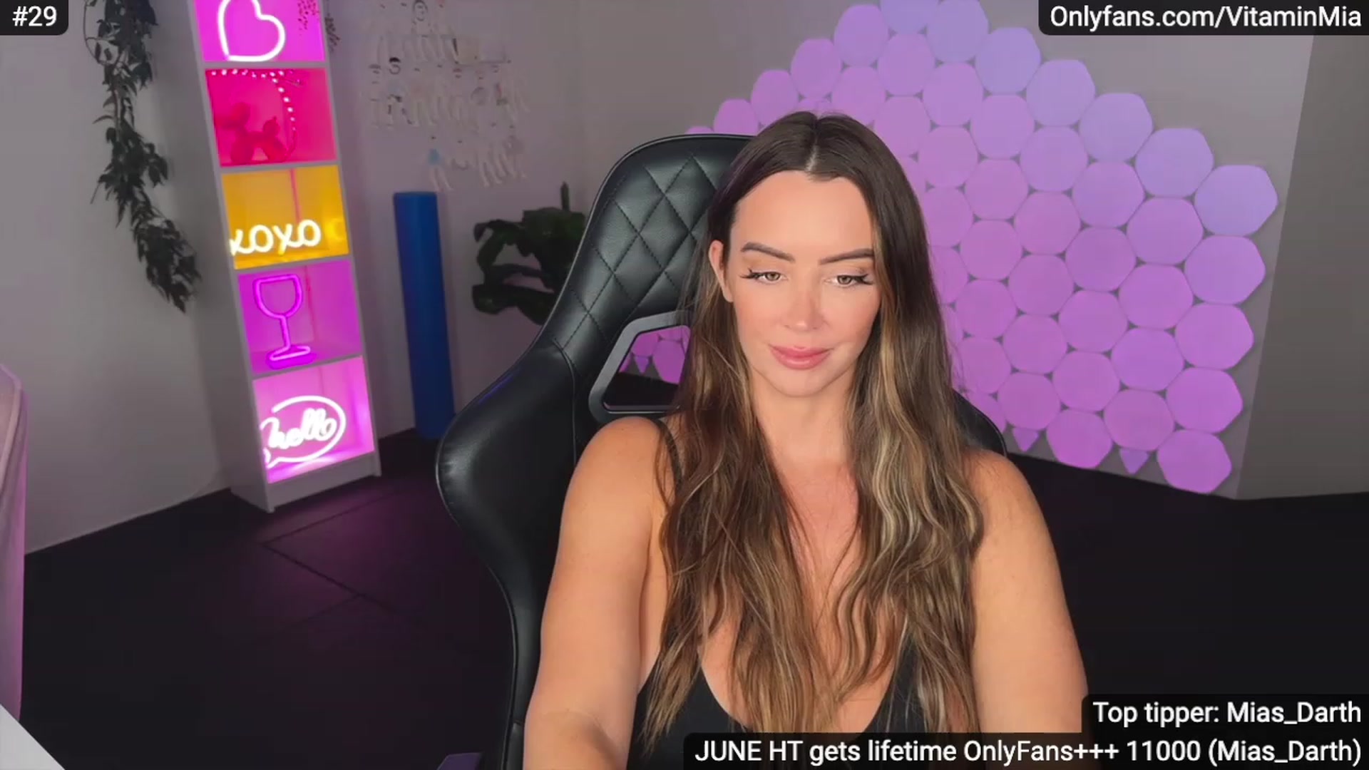 Gallery image thumbnail from MissAustralia's myfreecams stream on, 06/30/2023, 08:49 image 7 of 20