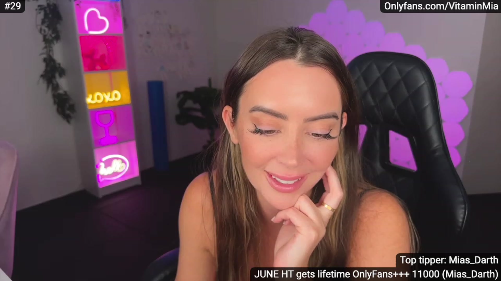 Gallery image thumbnail from MissAustralia's myfreecams stream on, 06/30/2023, 10:02 image 15 of 20