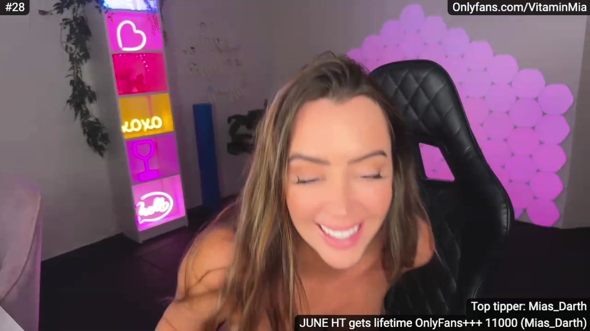 Gallery image thumbnail from MissAustralia's myfreecams stream on, 06/30/2023, 10:02 image 19 of 20