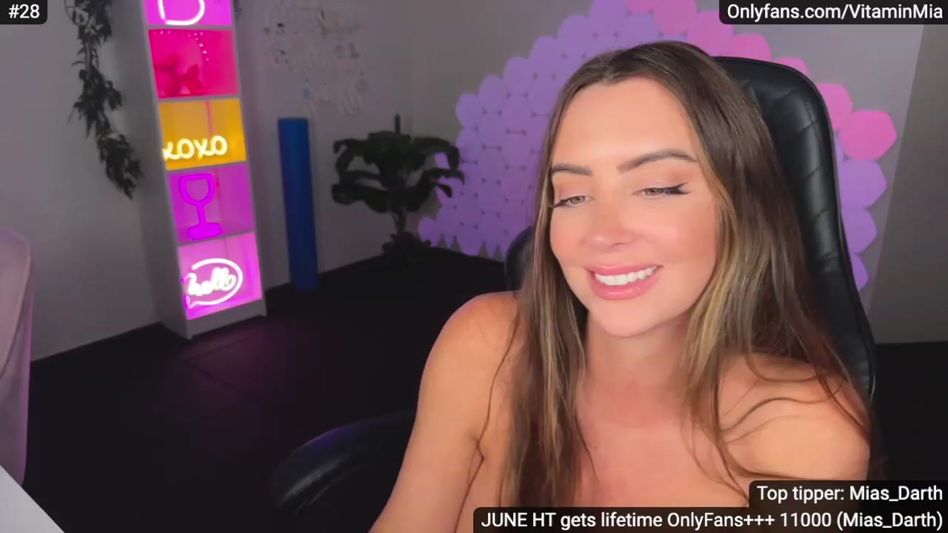 Gallery image thumbnail from MissAustralia's myfreecams stream on, 06/30/2023, 10:31 image 8 of 20