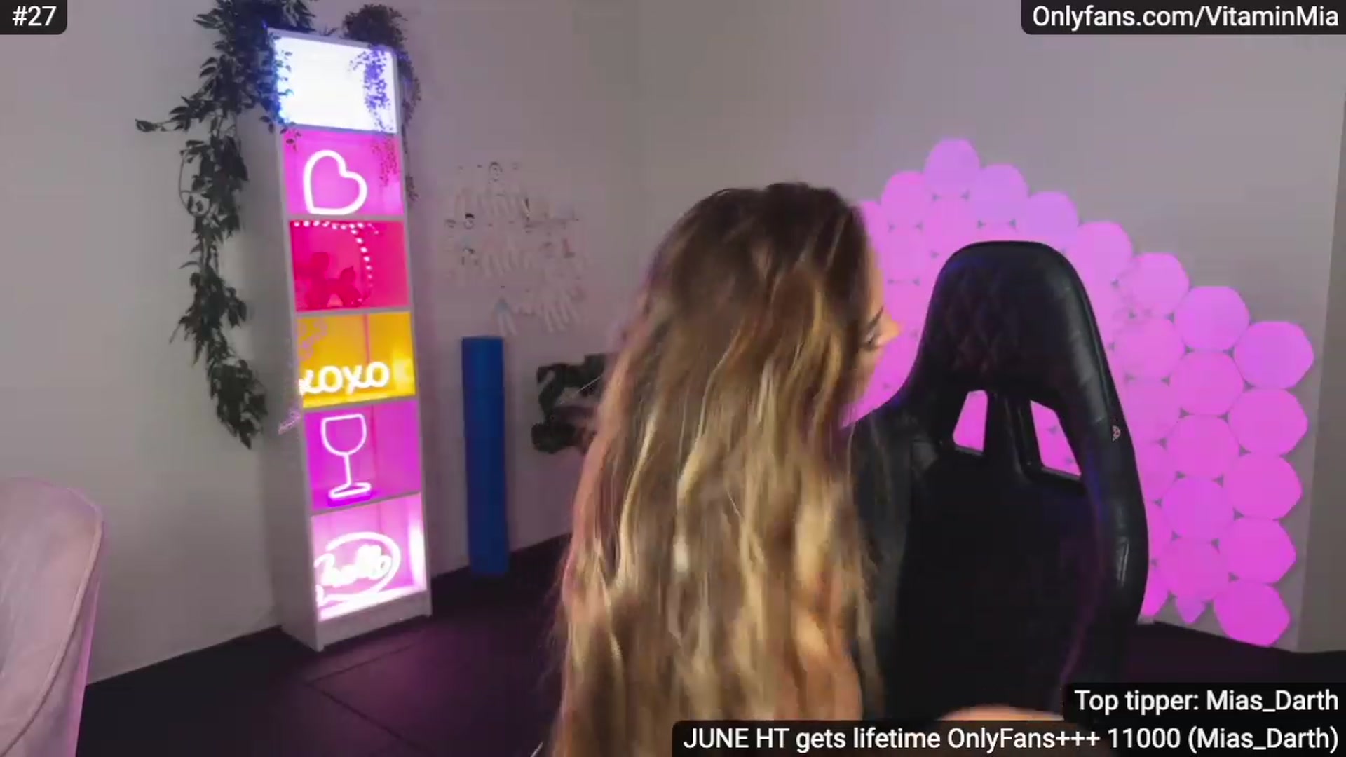 Gallery image thumbnail from MissAustralia's myfreecams stream on, 06/30/2023, 12:56 image 2 of 20