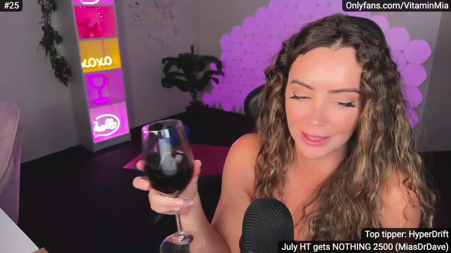 Gallery image thumbnail from MissAustralia's myfreecams stream on, 07/03/2023, 10:19 image 12 of 20
