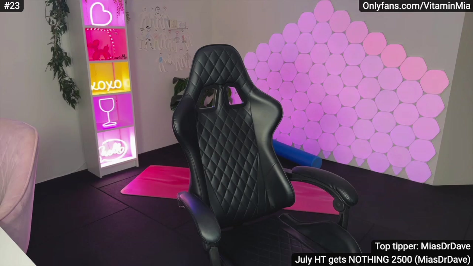 Gallery image thumbnail from MissAustralia's myfreecams stream on, 07/05/2023, 07:13 image 10 of 20