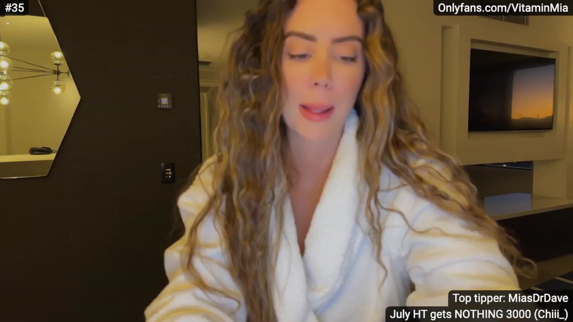 Gallery image thumbnail from MissAustralia's myfreecams stream on, 07/07/2023, 08:31 image 9 of 20