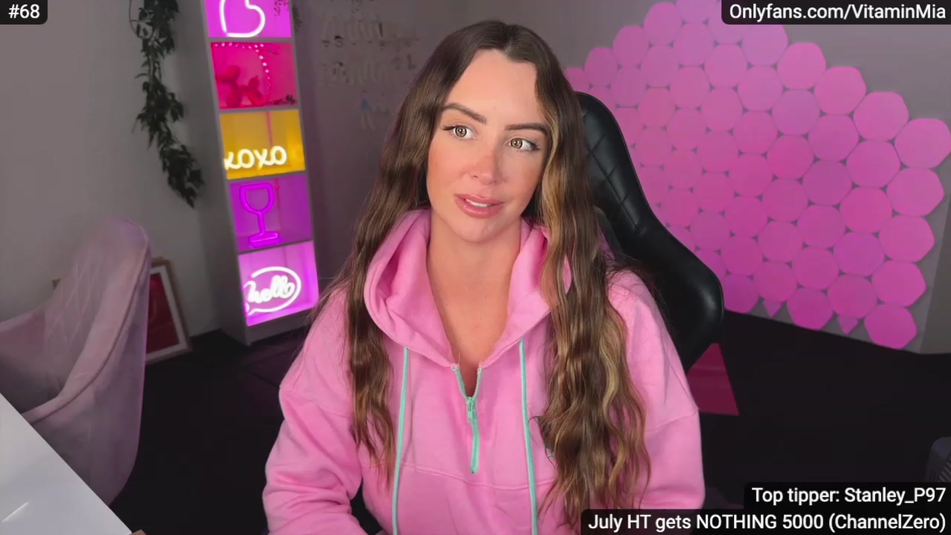 Gallery image thumbnail from MissAustralia's myfreecams stream on, 07/11/2023, 08:23 image 4 of 20