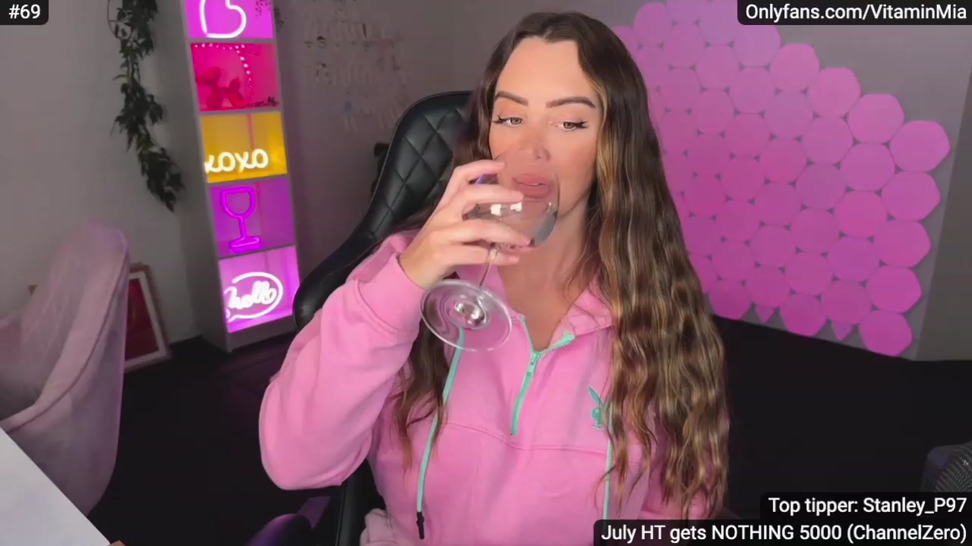 Gallery image thumbnail from MissAustralia's myfreecams stream on, 07/11/2023, 08:23 image 2 of 20