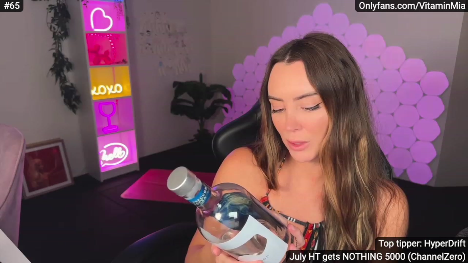 Gallery image thumbnail from MissAustralia's myfreecams stream on, 07/12/2023, 09:41 image 5 of 20