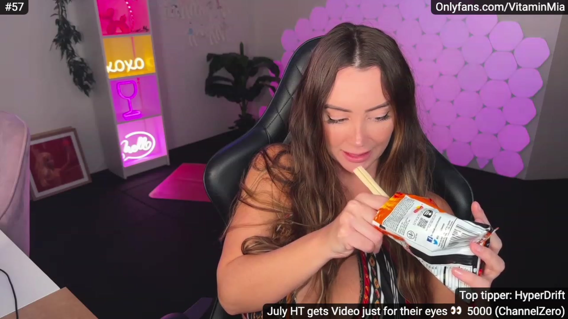 Gallery image thumbnail from MissAustralia's myfreecams stream on, 07/12/2023, 09:41 image 11 of 20