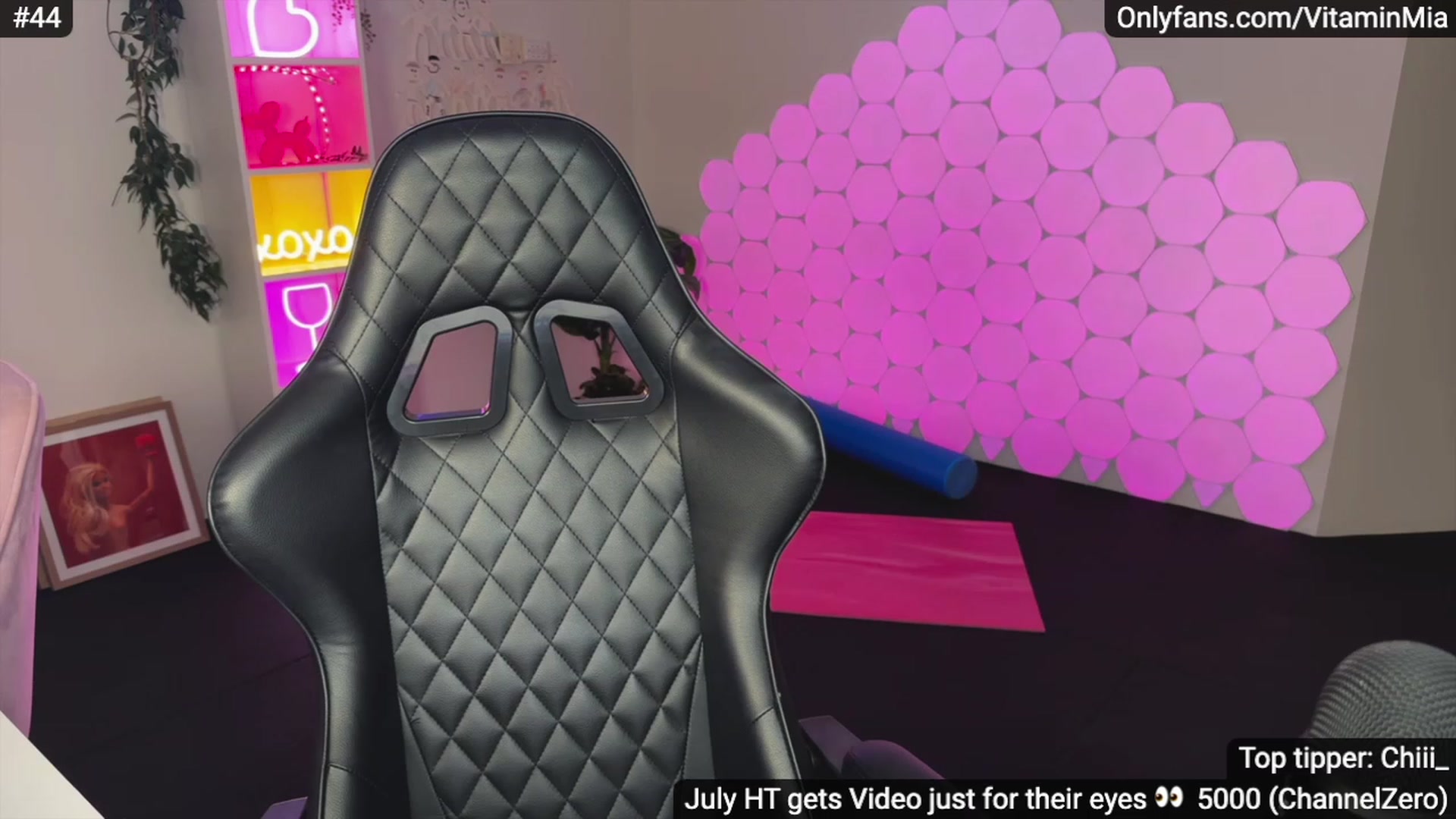 Gallery image thumbnail from MissAustralia's myfreecams stream on, 07/15/2023, 09:12 image 11 of 20